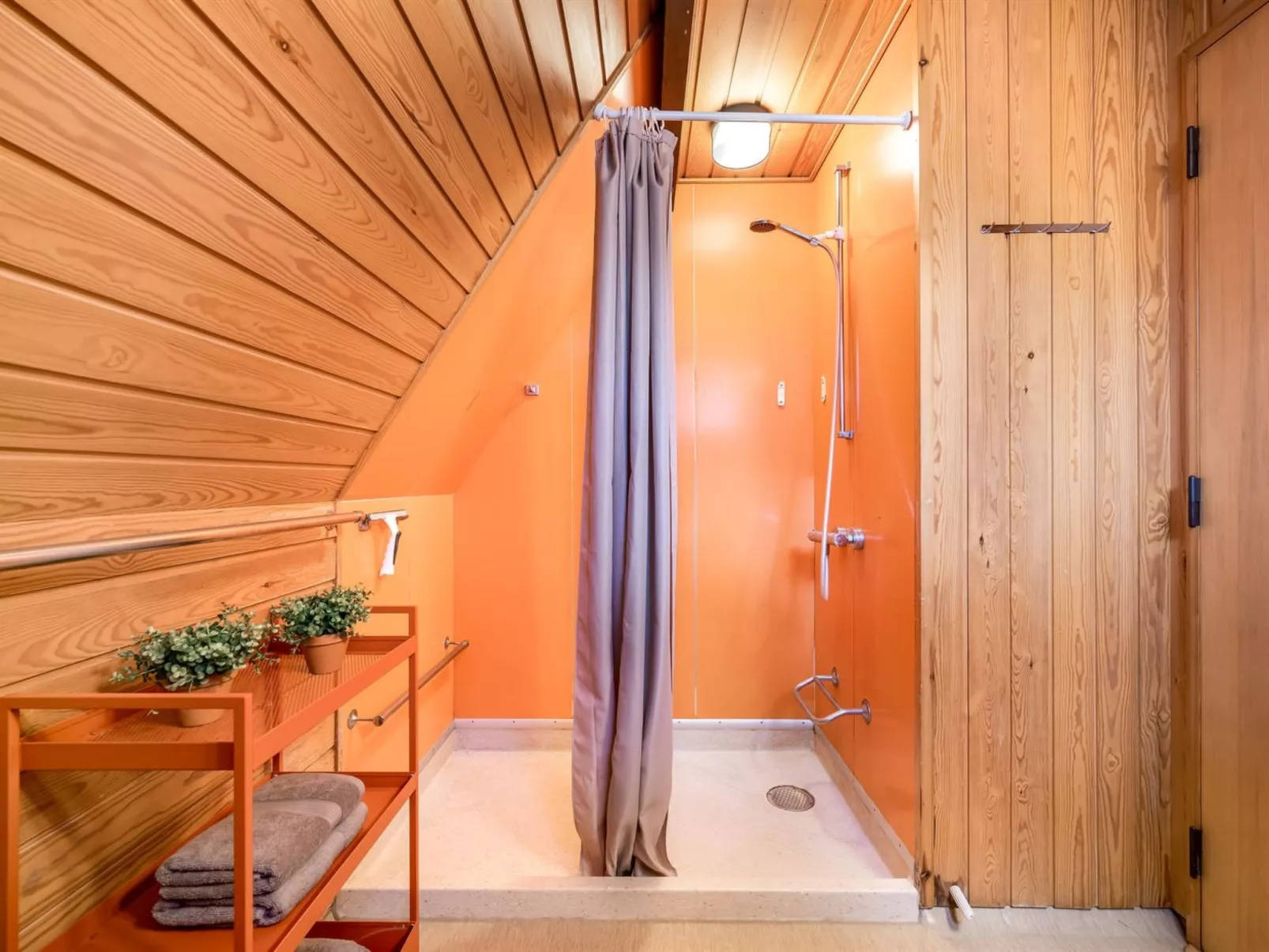 "Peta" - 1.6km from the sea-Binnen