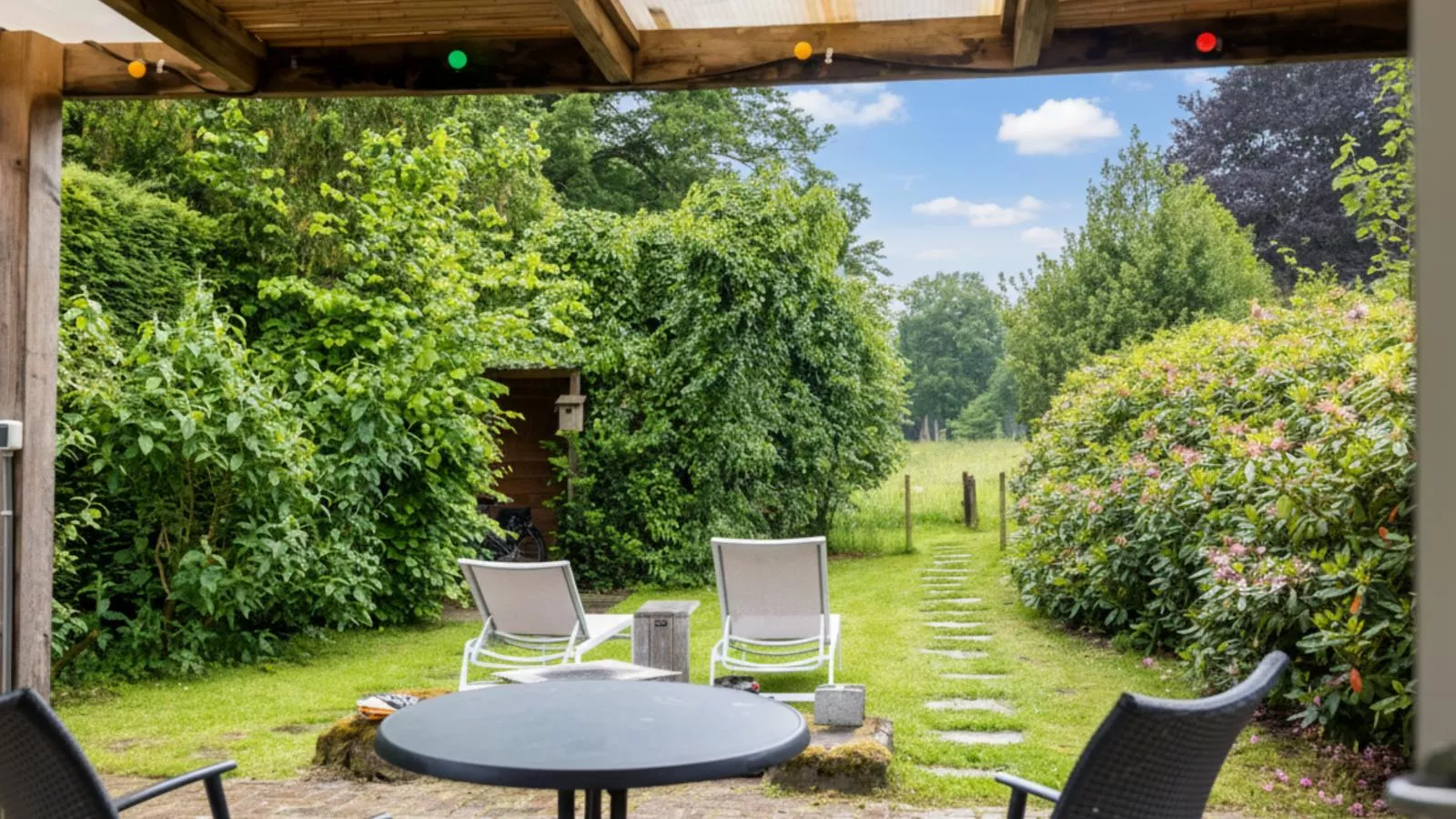 Wellnesshuisje Kalheupink-Tuinen zomer