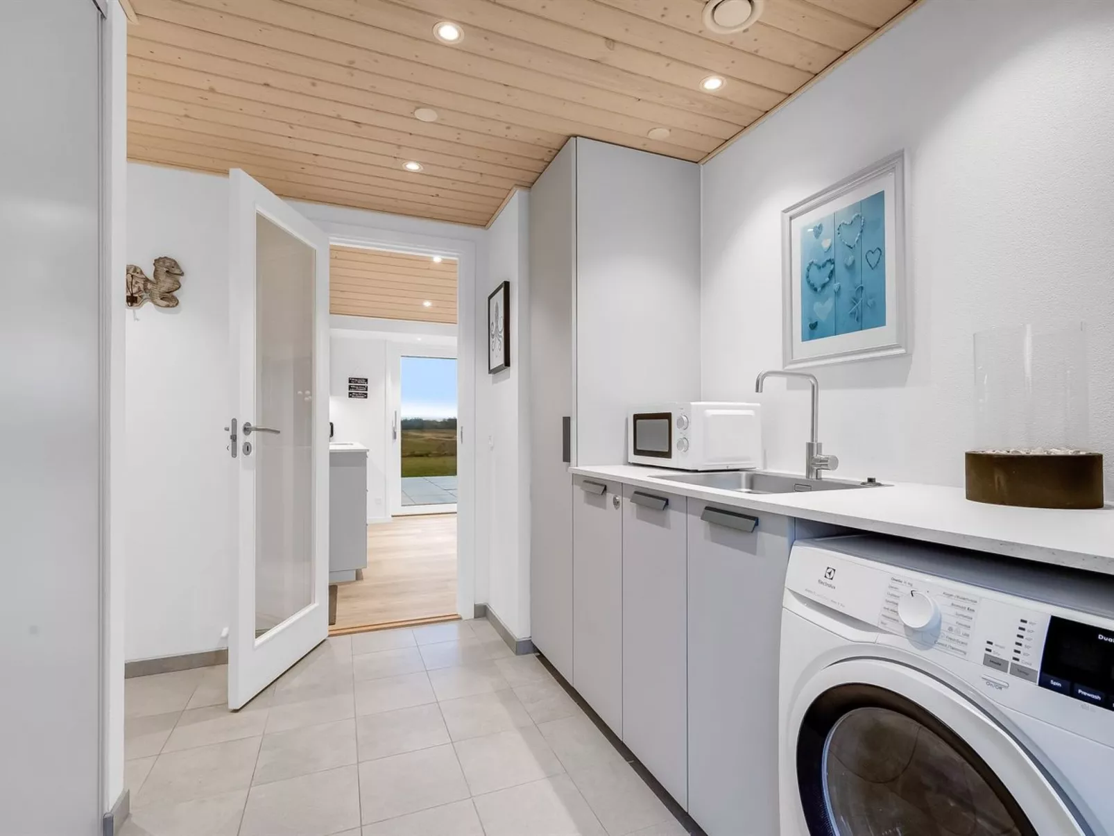 "Corina" - 850m to the fjord-Binnen