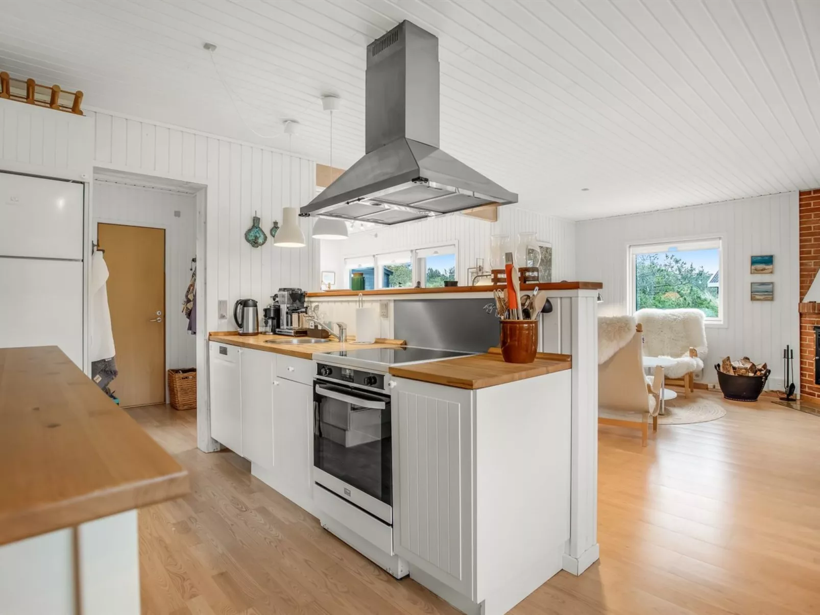 "Cate" - 900m from the sea-Binnen