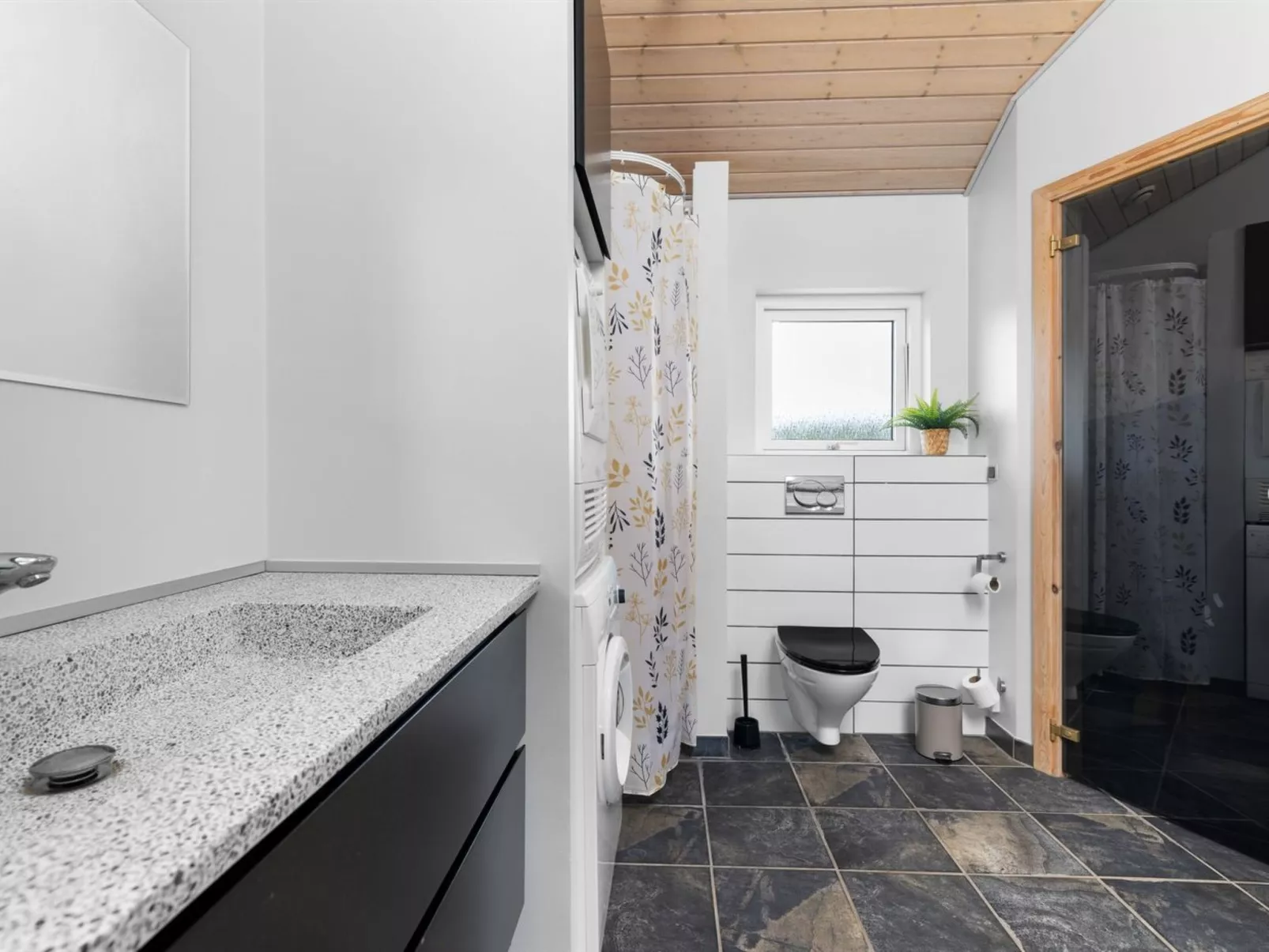 "Drusilla" - 140m from the sea-Binnen