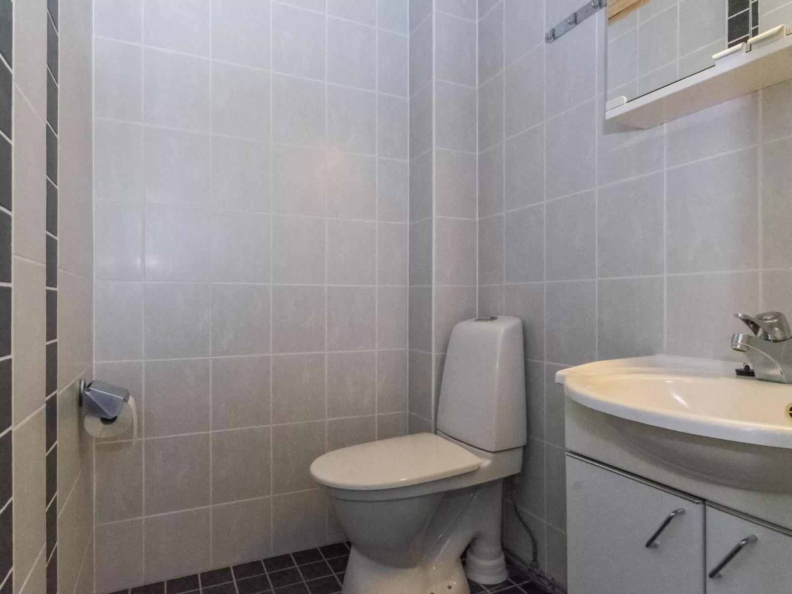 Saariseläntie 8 b 7-Binnen