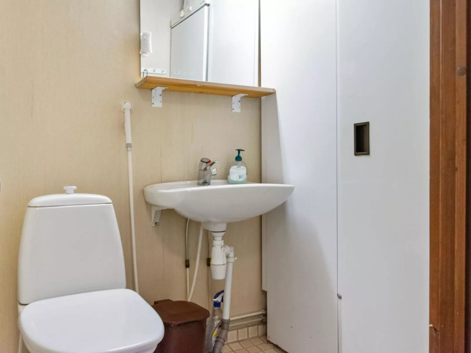 Saarihely b 13-Binnen