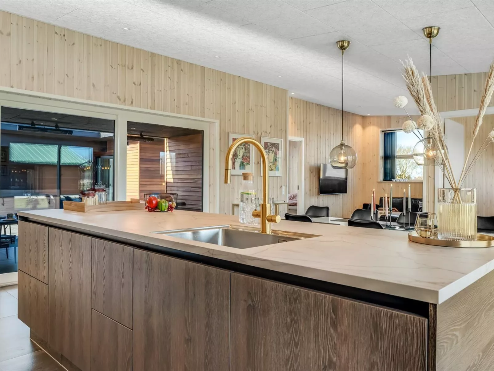 "Ilze" -  from the sea-Binnen