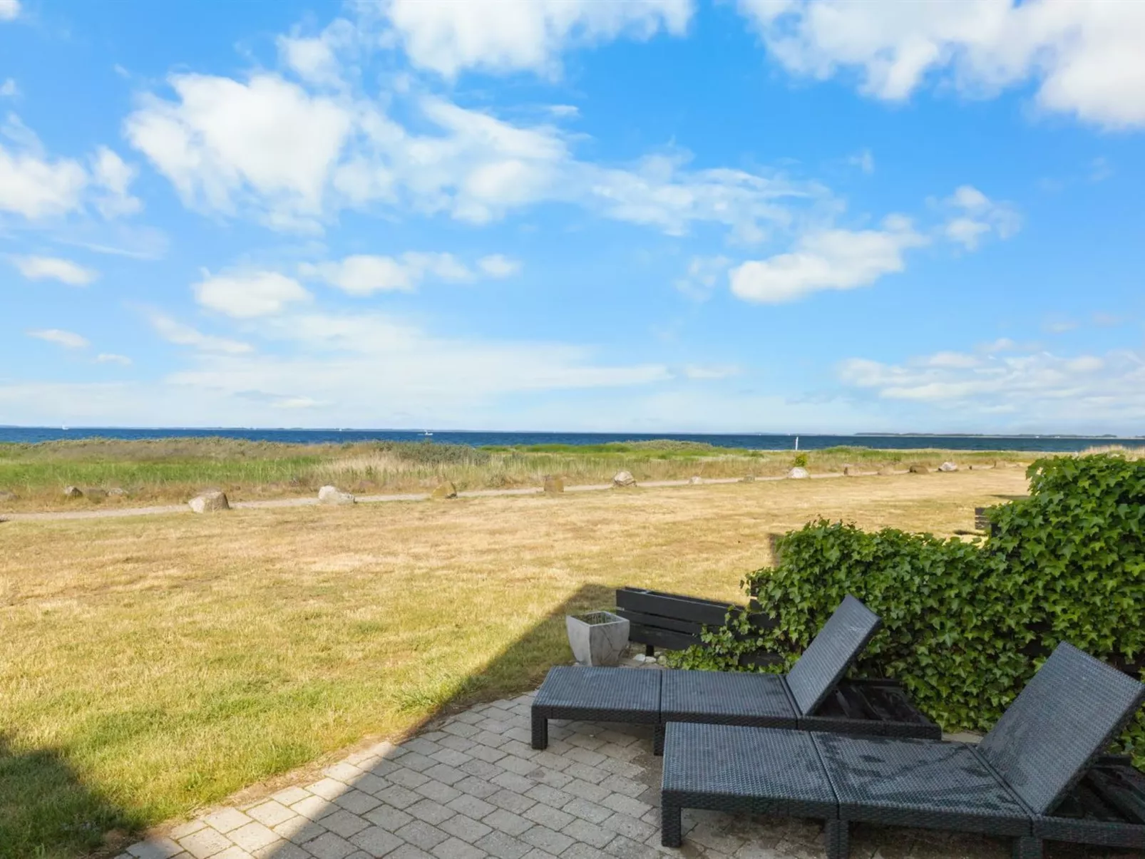 "Claudine" - 90m from the sea-Buiten