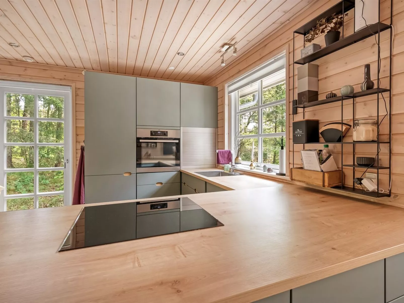 "Iorund" - 9km from the sea-Binnen