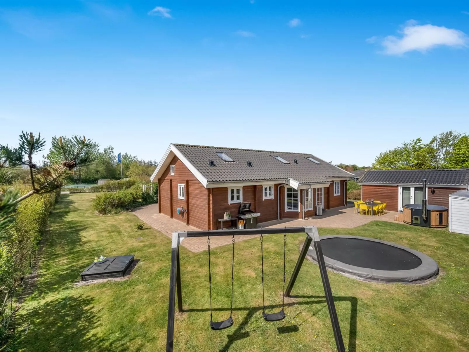 "Gunwald" - 1km to the fjord-Buiten