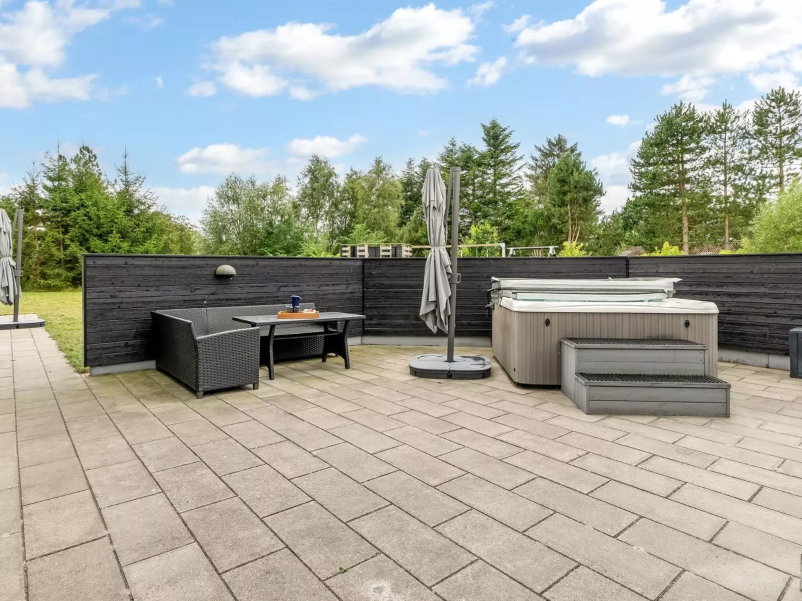 "Sunna" - 1.2km from the sea-Buiten