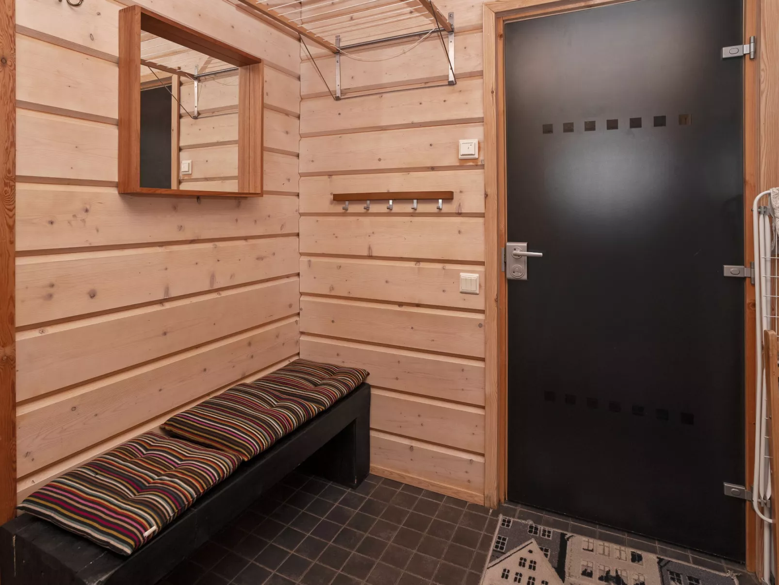 Vuosselin kataja 5-Binnen