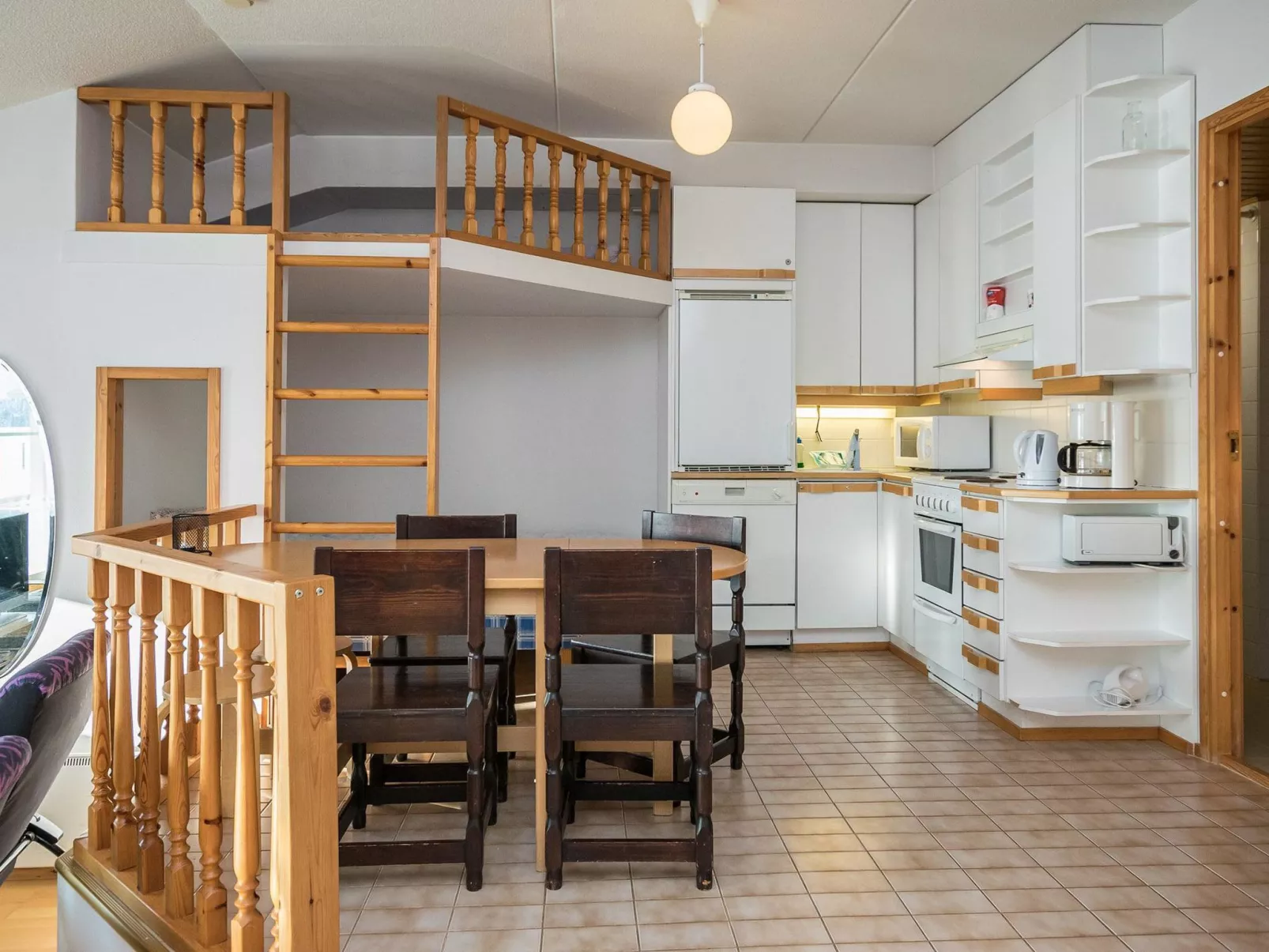 Ukonpuoti b13 kerrostalo-Binnen