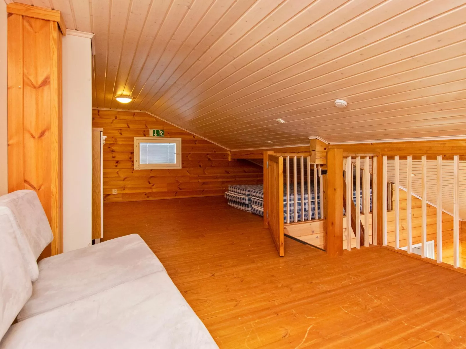 Hallan paroni b paritalo-Binnen