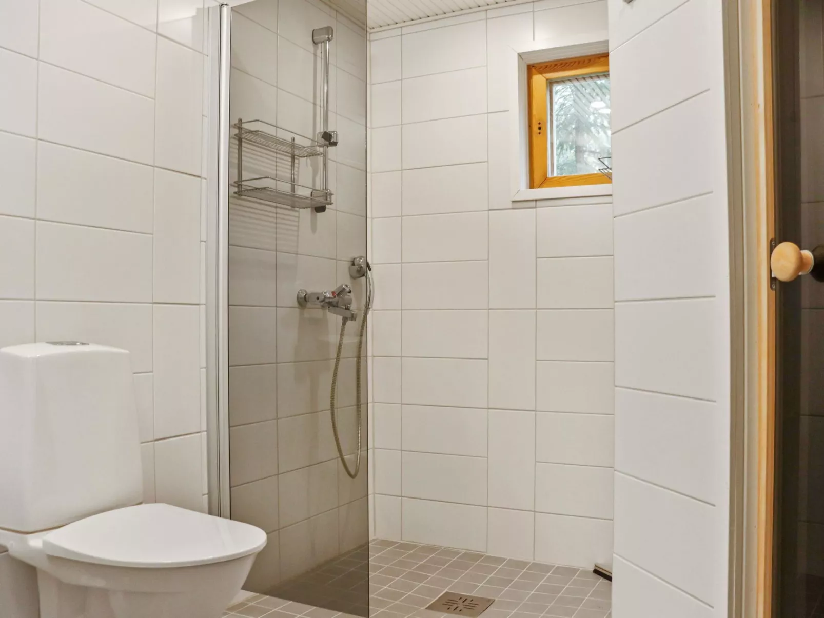 Hyryn herra mökki-Binnen