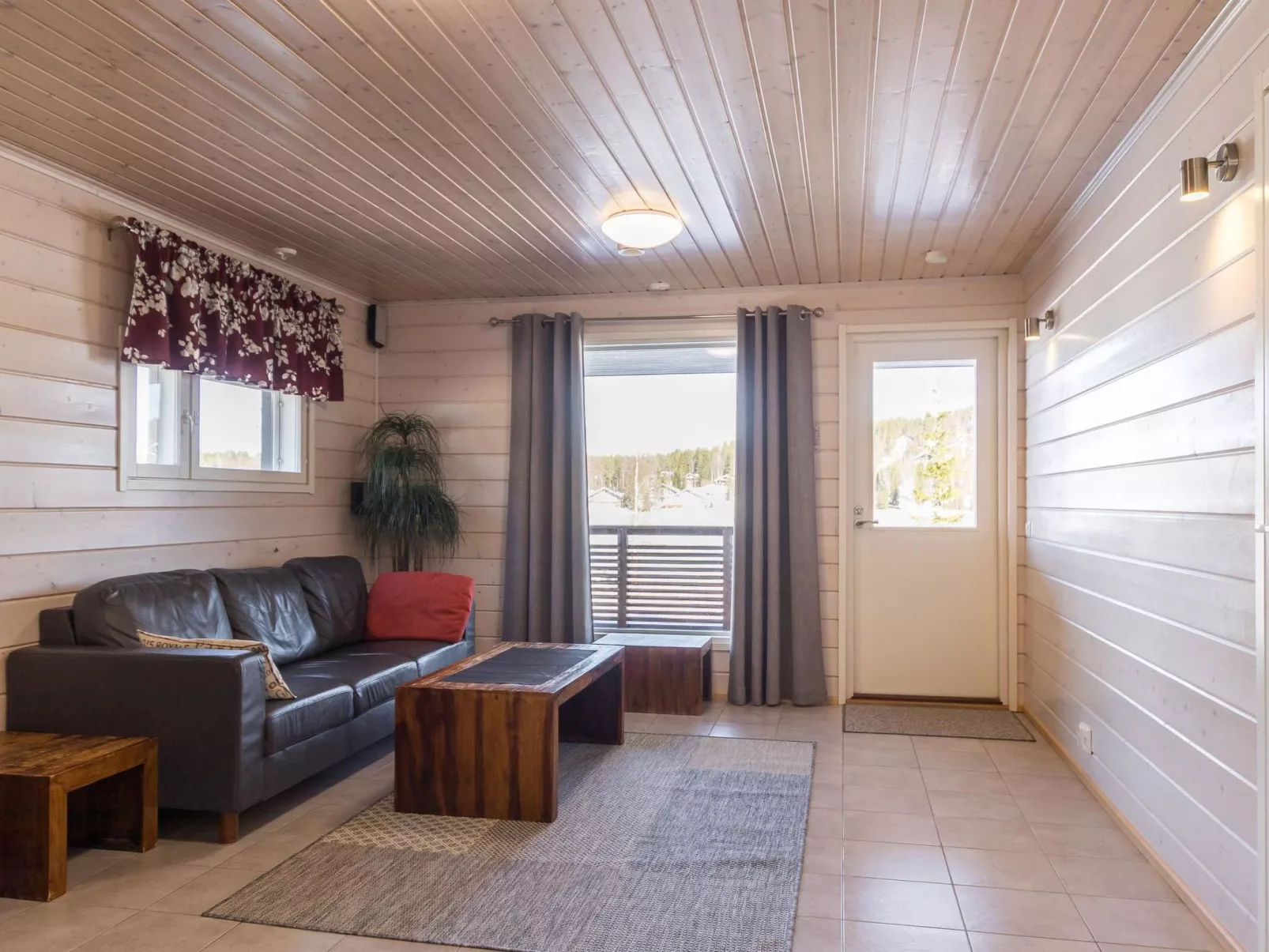 Hallan karhu b, paritalo-Binnen