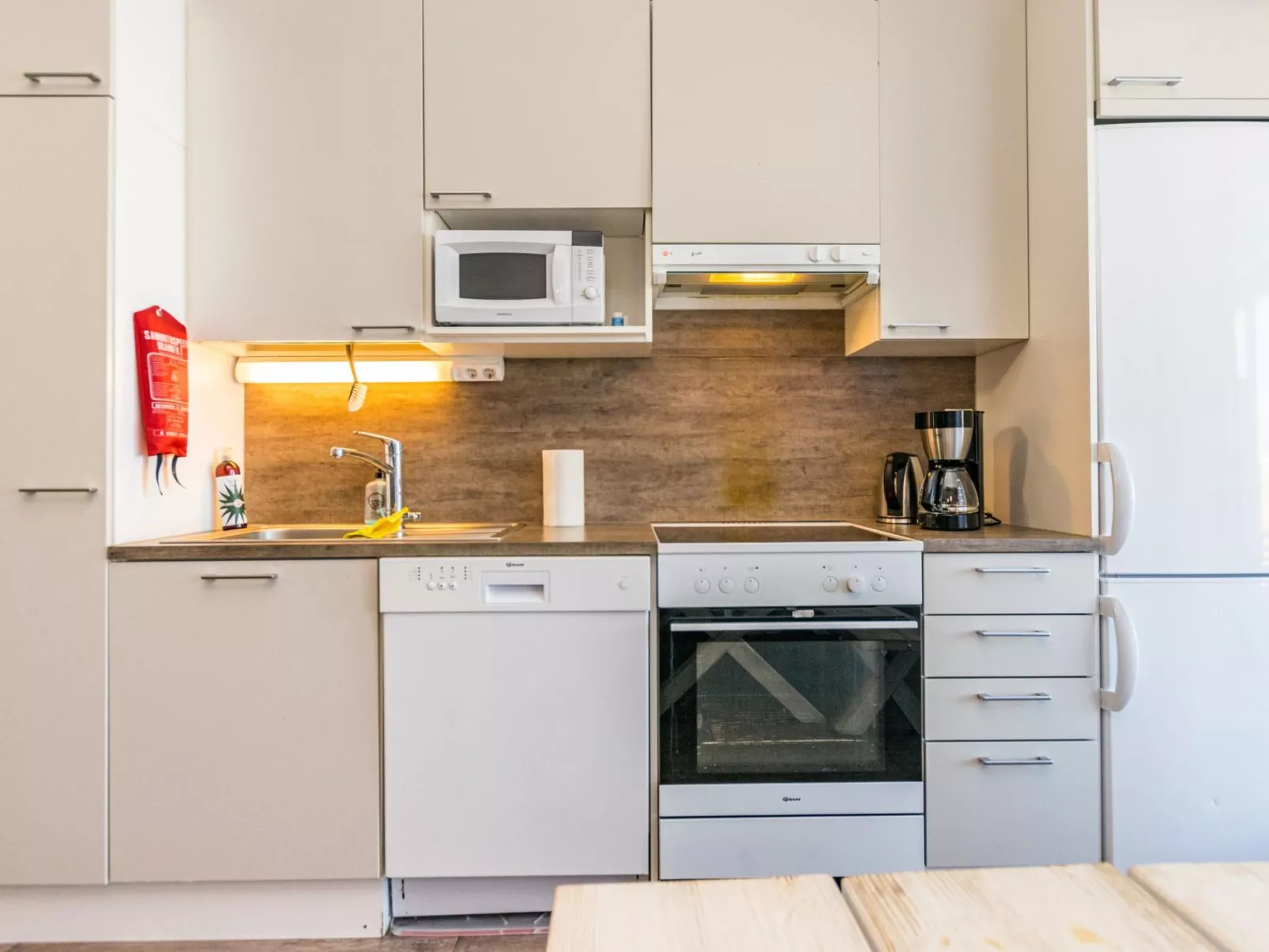 Skivillas 78 ukkohalla (1)-Binnen