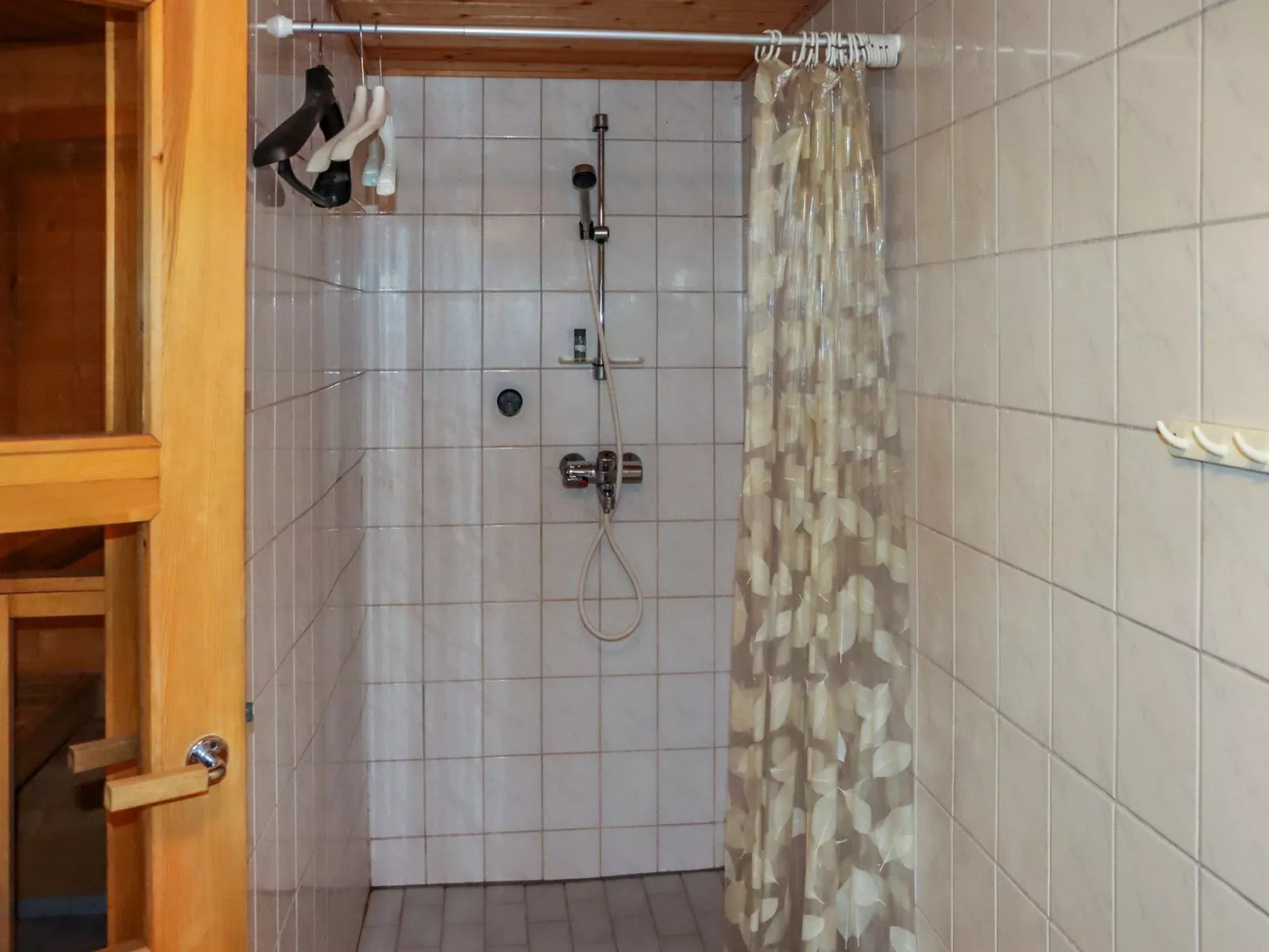 Millantupa paritalo-Binnen