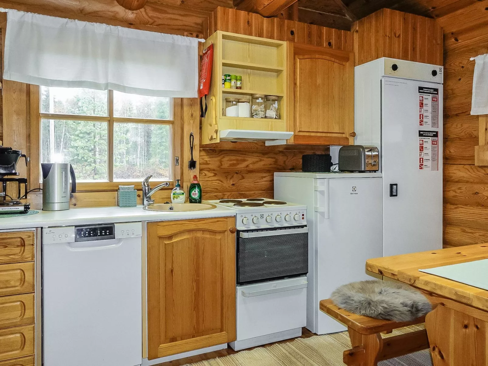 Lomaväinö 13-Binnen