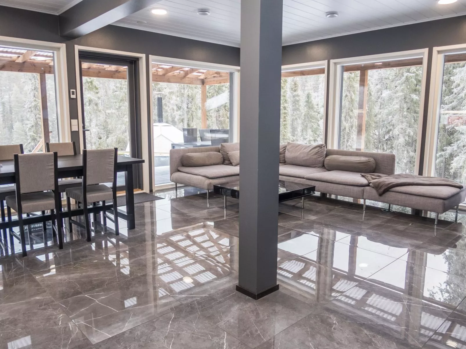 Villa ukkometso-Binnen