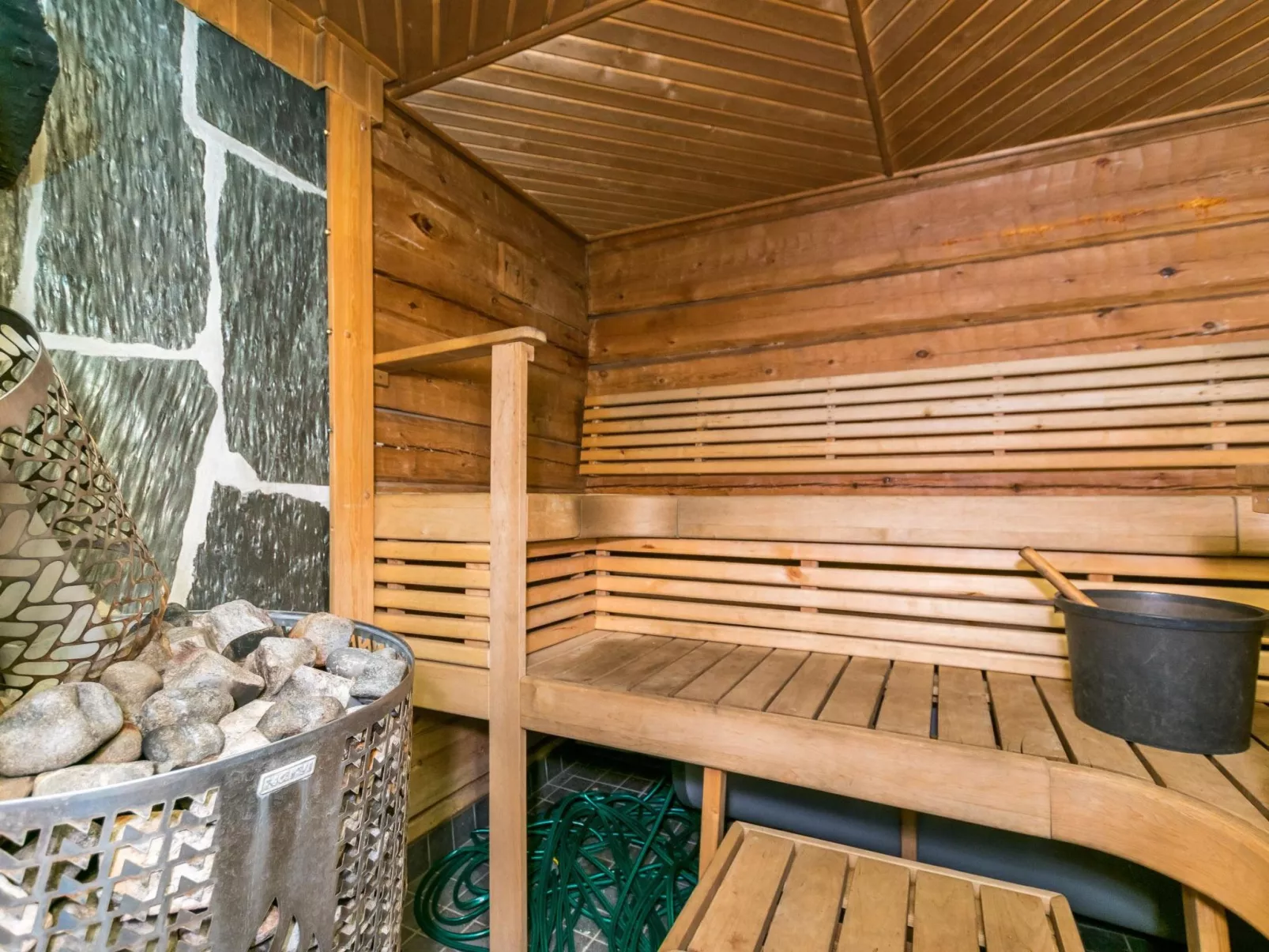 Villa kipinä-Binnen