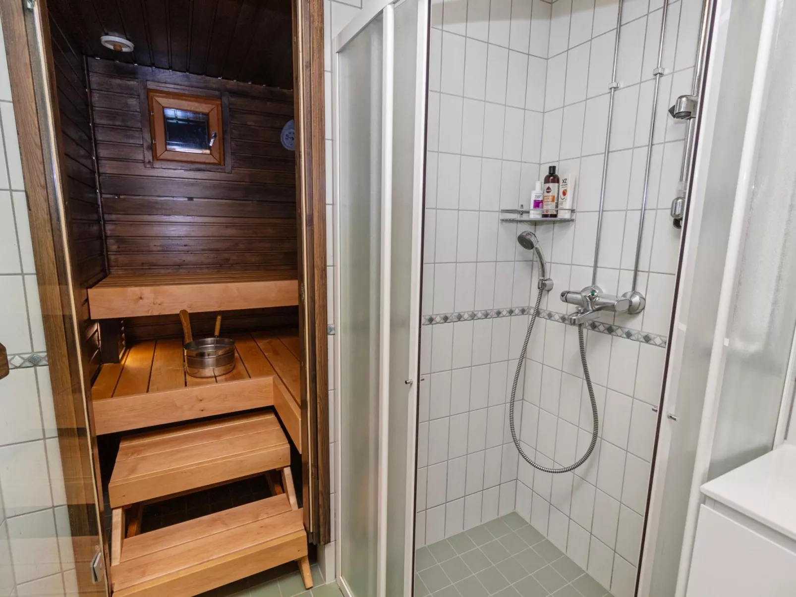 Karhunvartijanmaja d4-Binnen