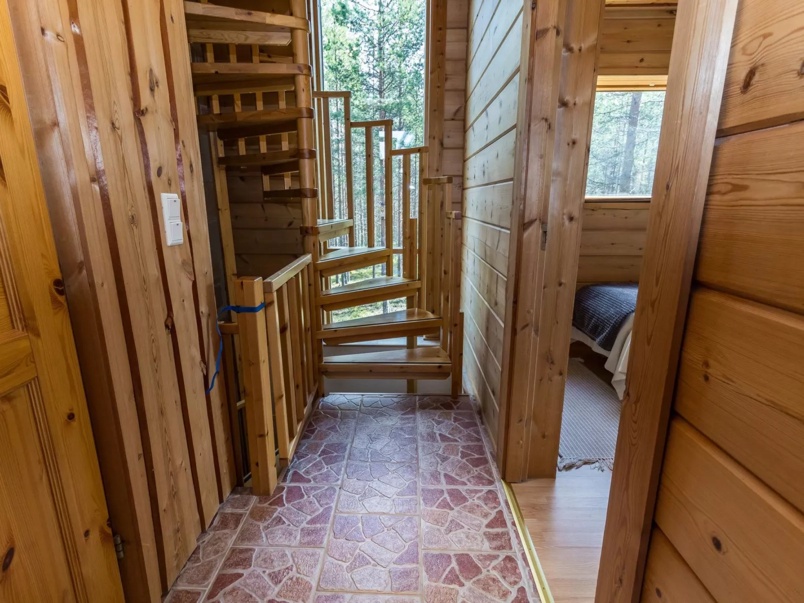 Matkajoentie 4b-Binnen