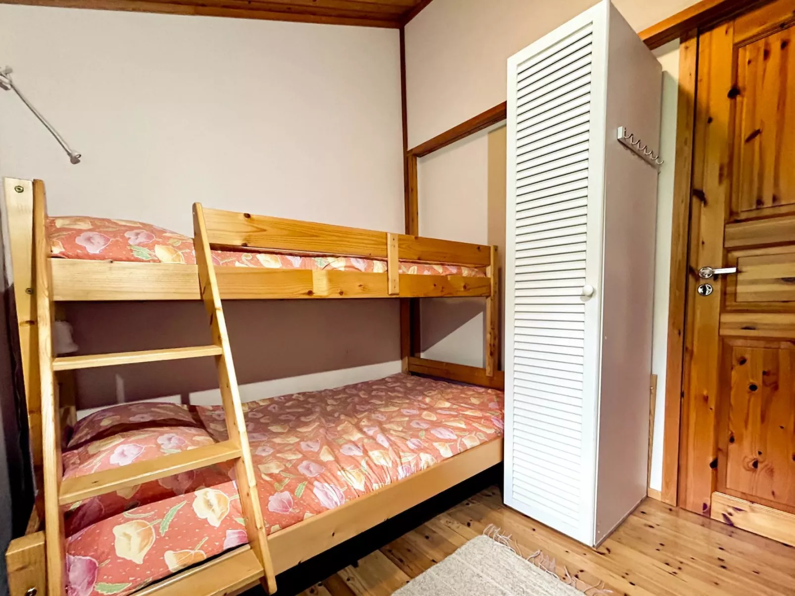 Lomakivakka b6-Binnen