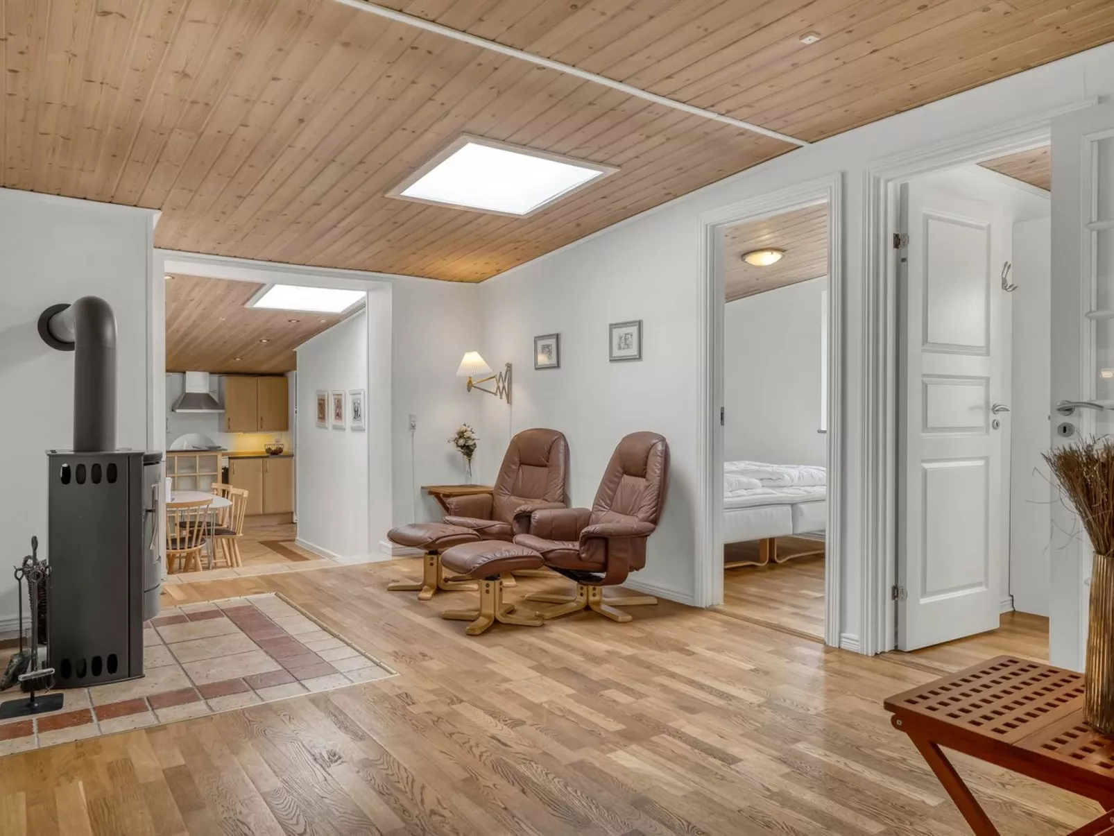 "Aku" - 700m from the sea-Binnen