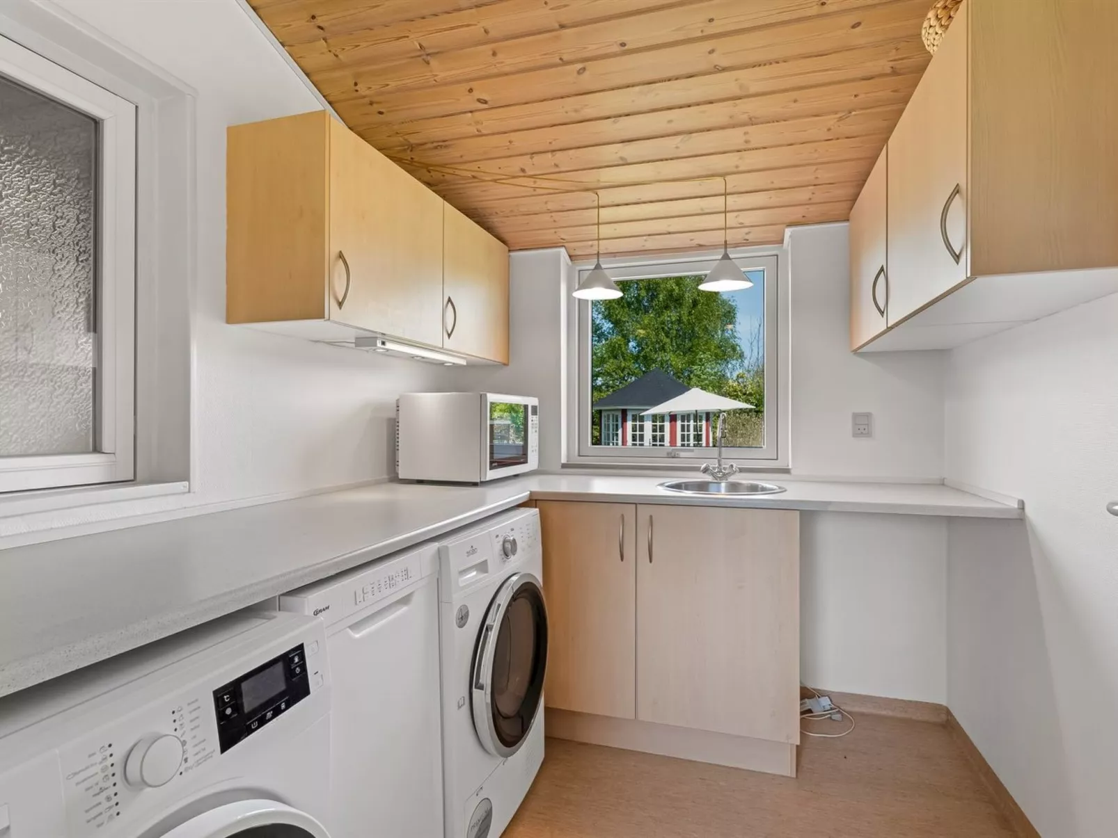 "Oona" - 700m from the sea-Binnen