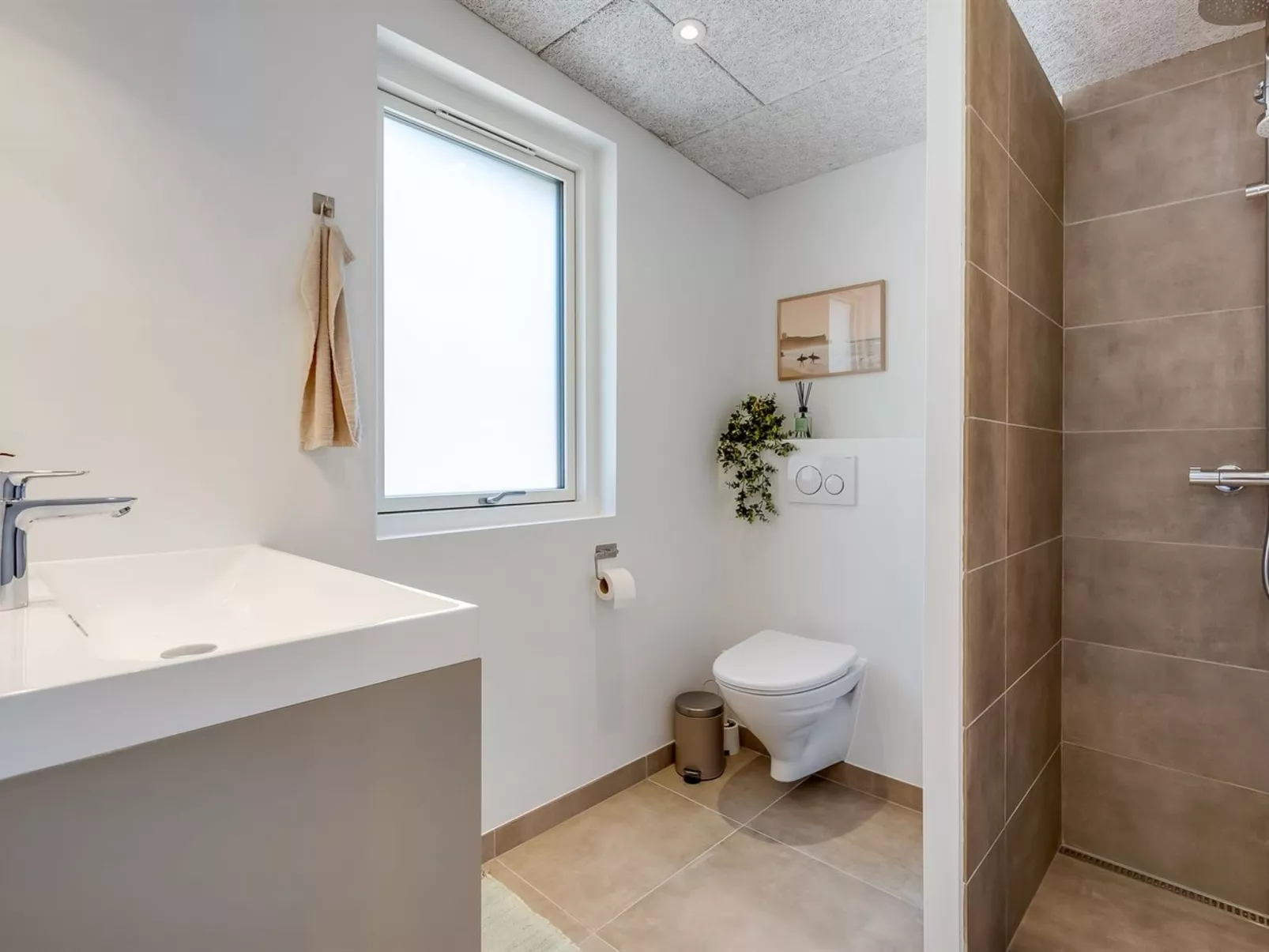 "Arjuna" - 750m from the sea-Binnen