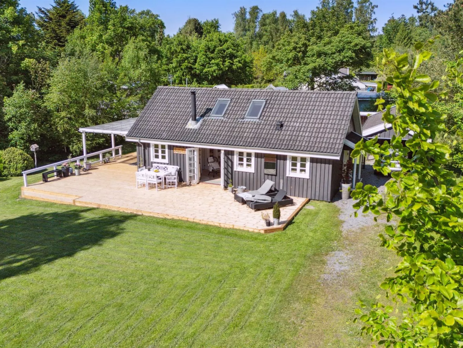 "Veljan" - 1.2km from the sea-Buiten