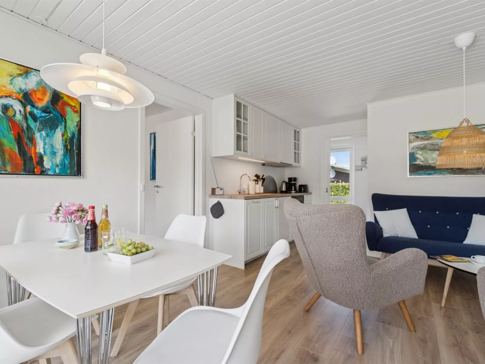 "Heddi" - 300m from the sea-Binnen