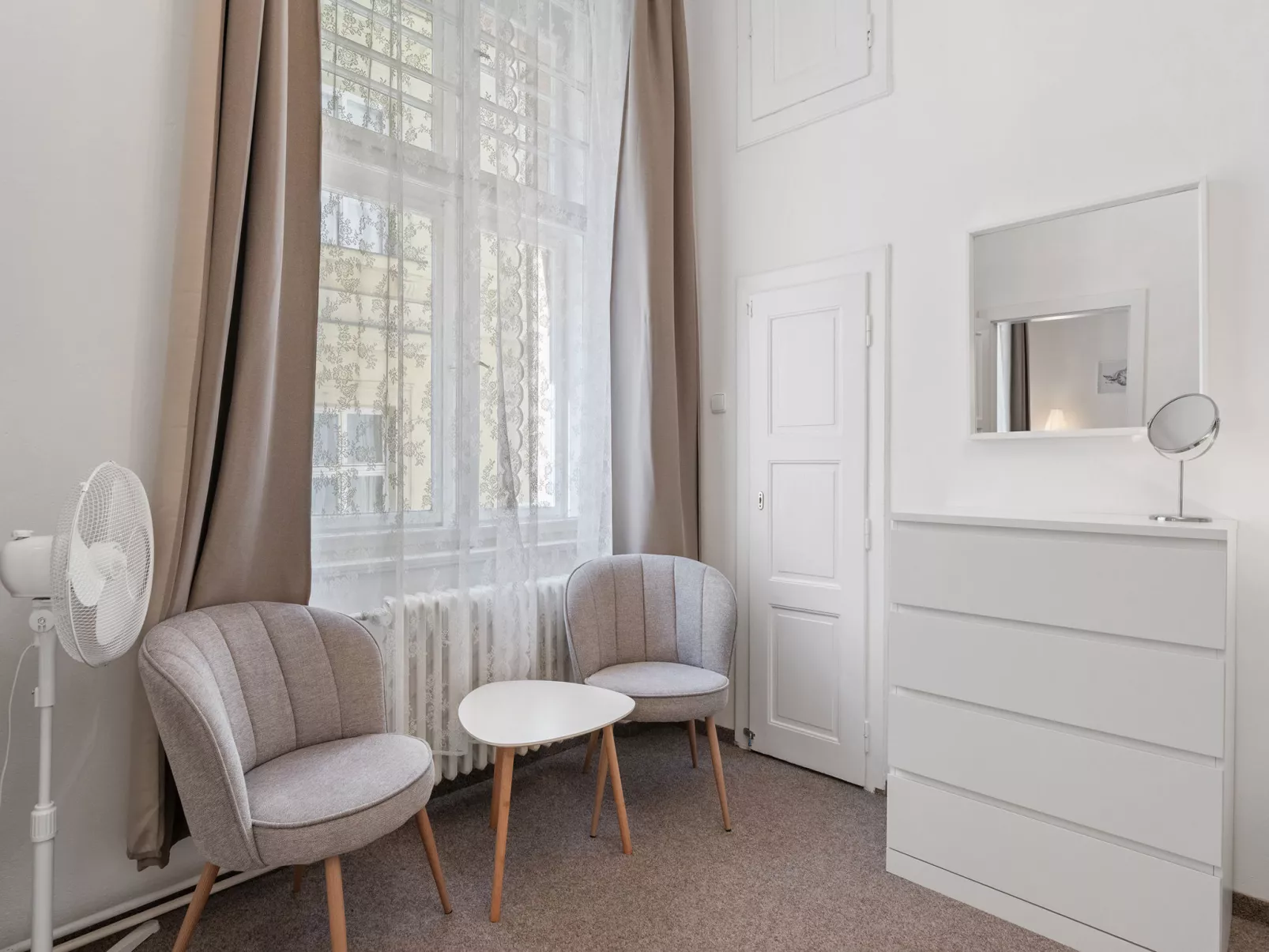 Old Town home-Binnen