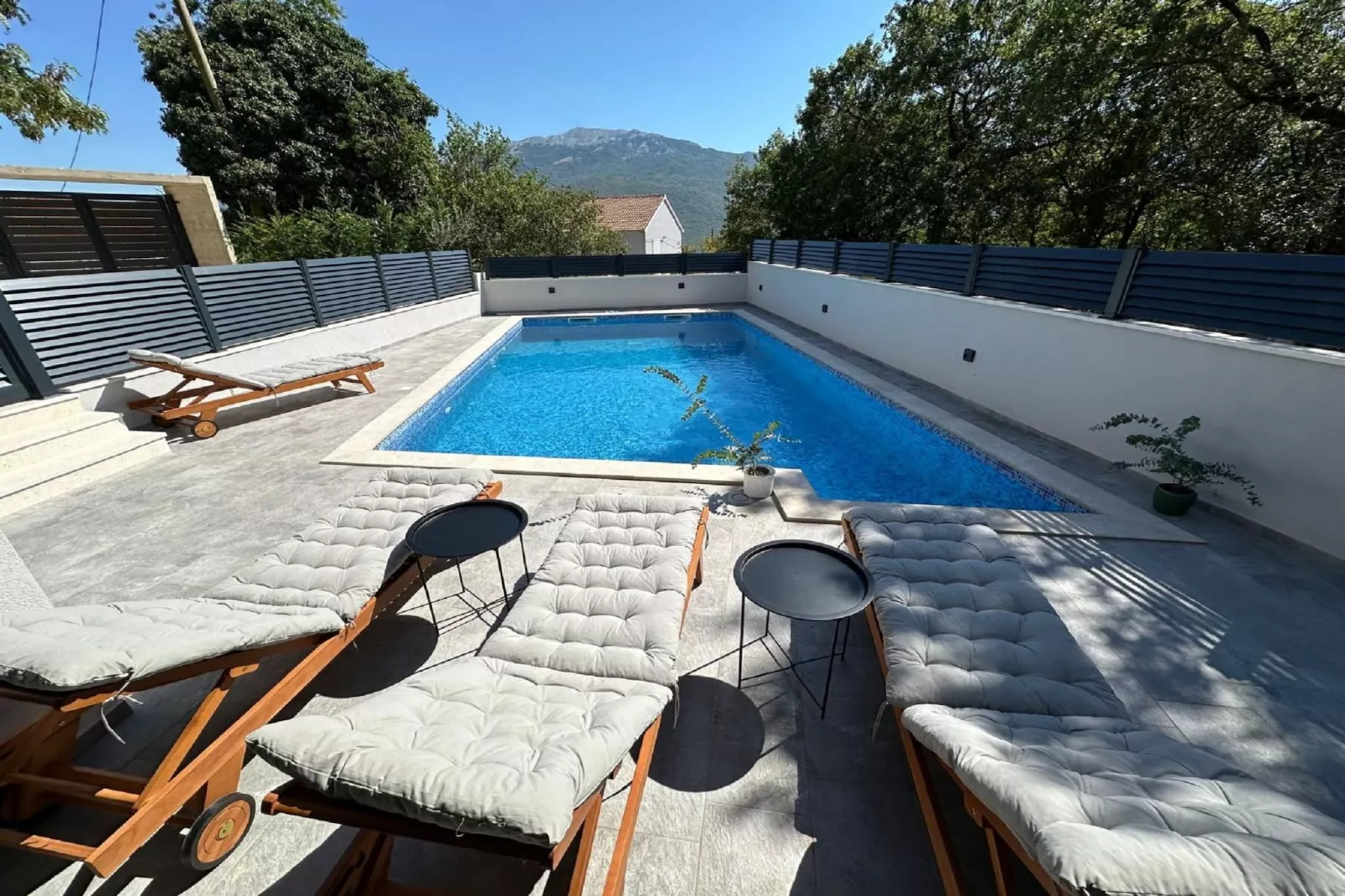 Apartment Ivan with Pool - Two Bedroom Apartment with Terrace and Swimming pool-Zwembad