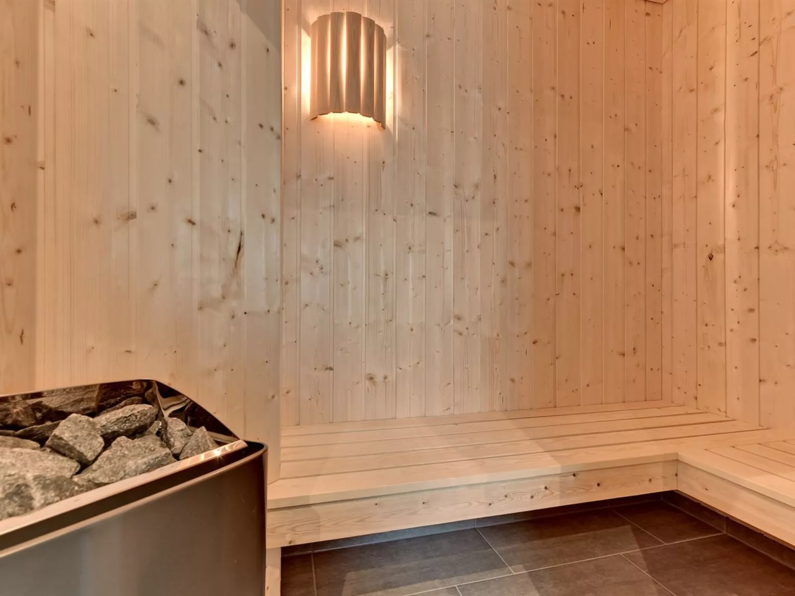 "Hwithoveth" - 1.4km from the sea-Binnen