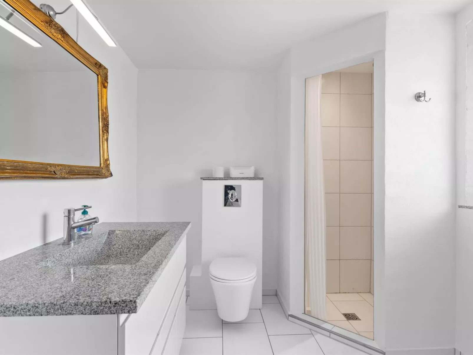 "Ung" - 460m from the sea-Binnen