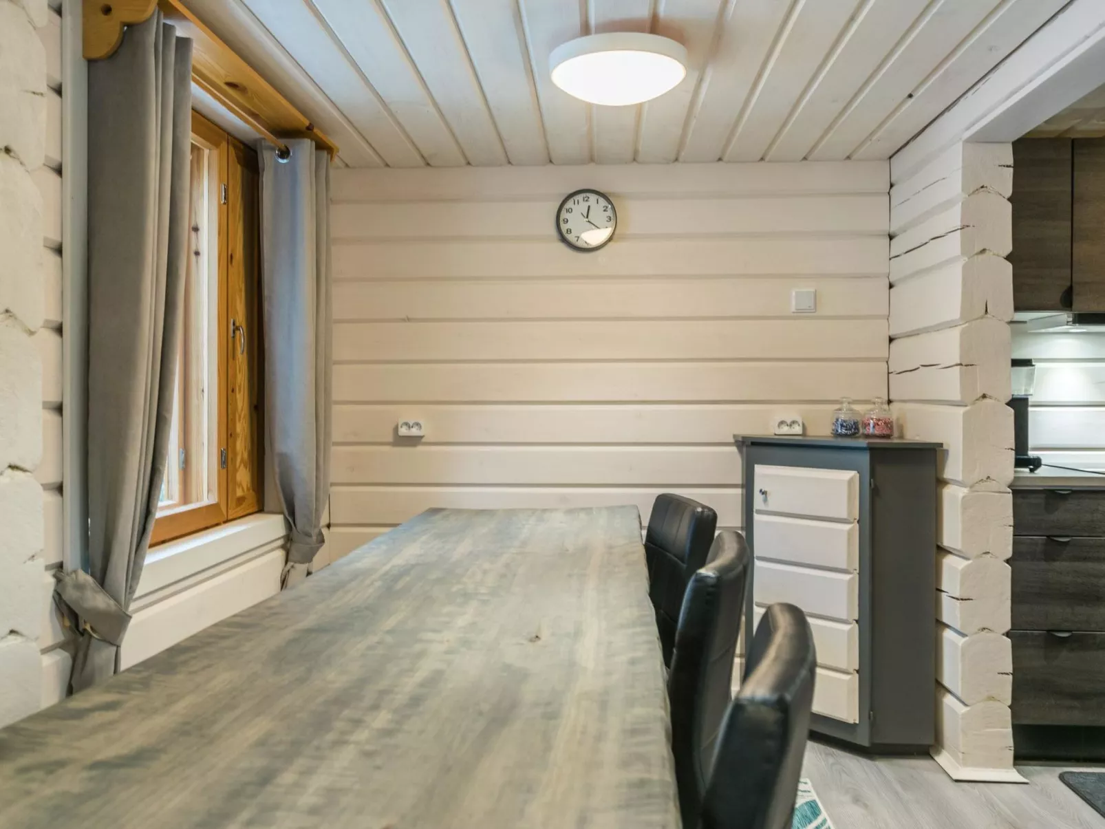 Villa tintinmaja-Binnen