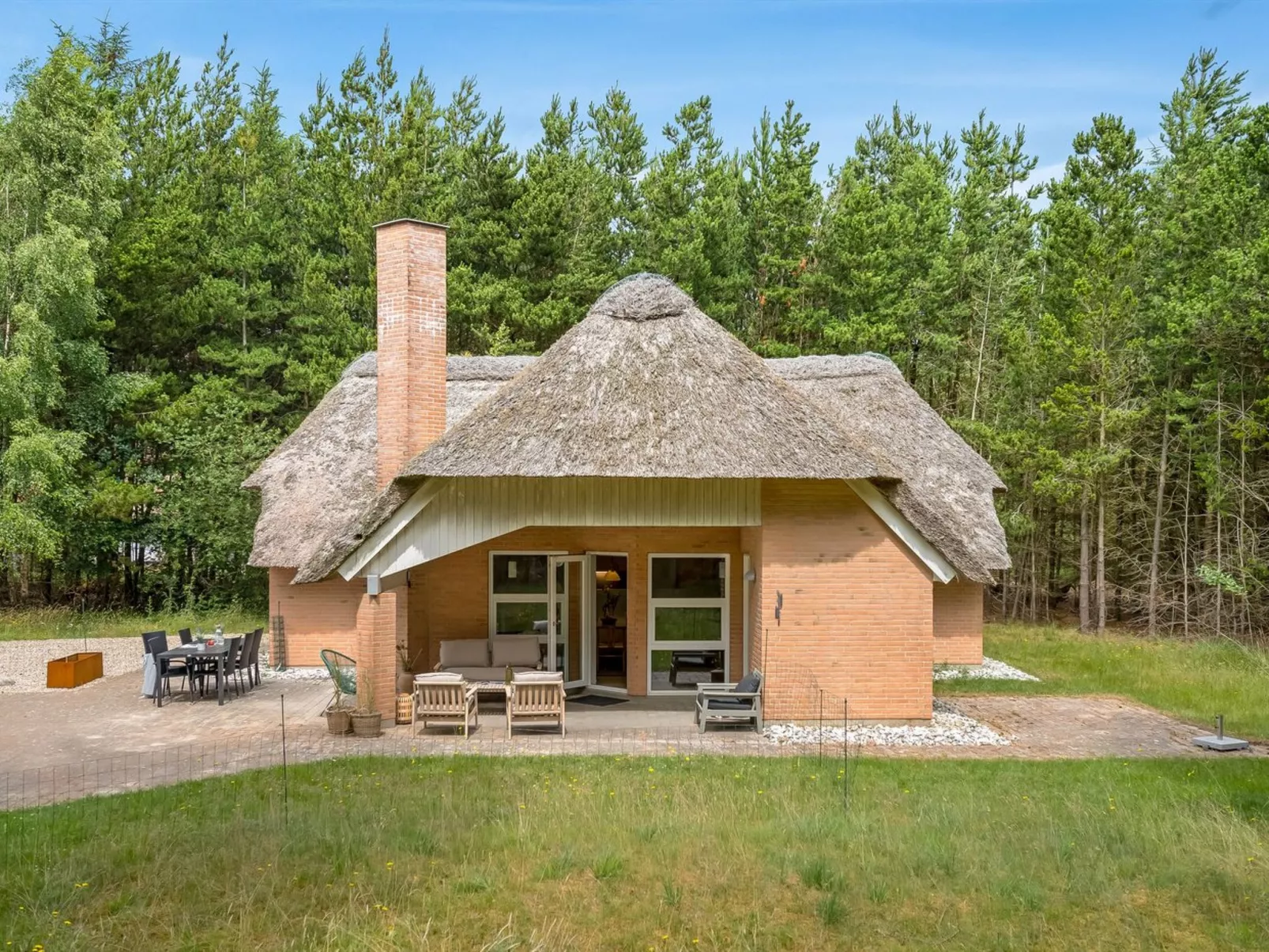 "Batsha" - 1.7km from the sea-Buiten