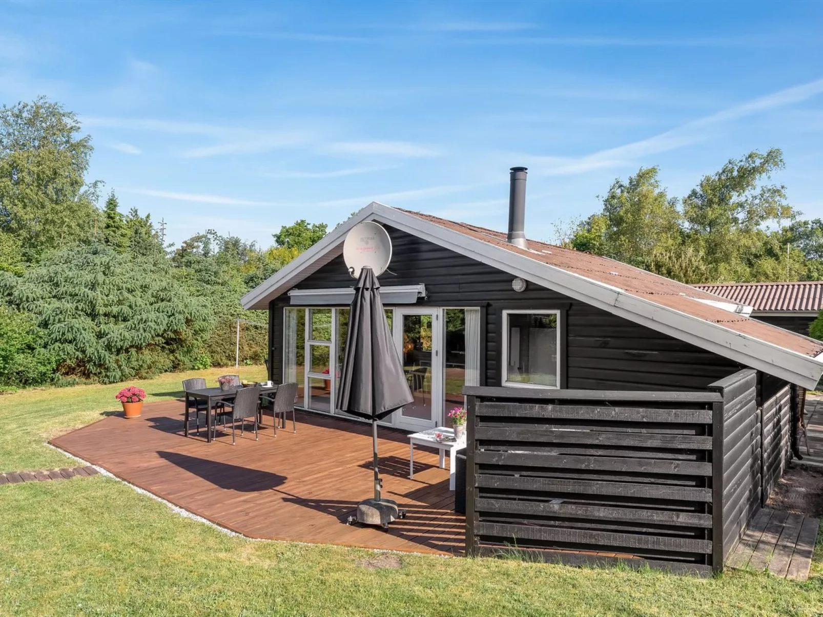 "Laris" - 700m to the fjord-Buiten