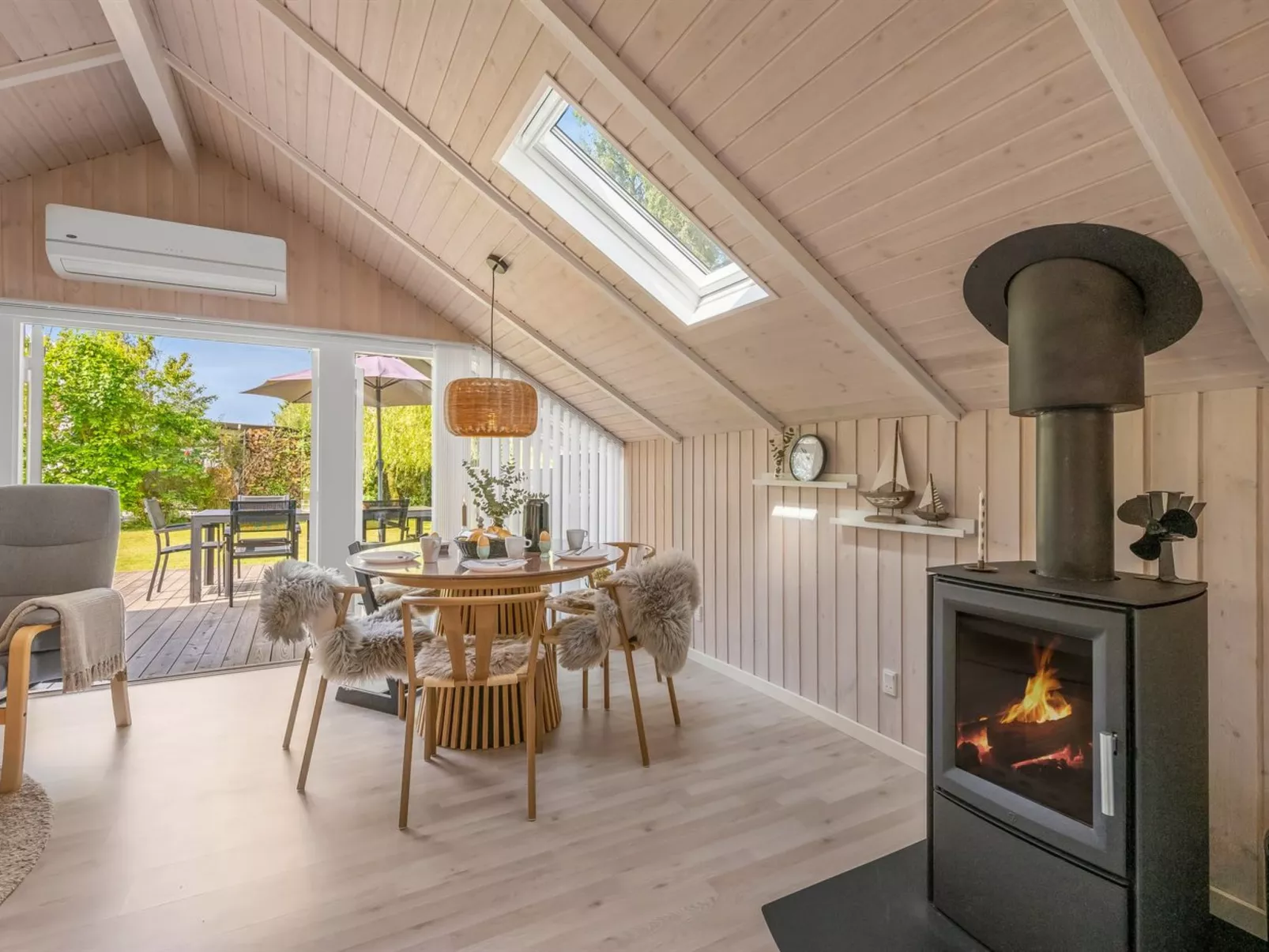 "Tara" - 450m from the sea-Binnen