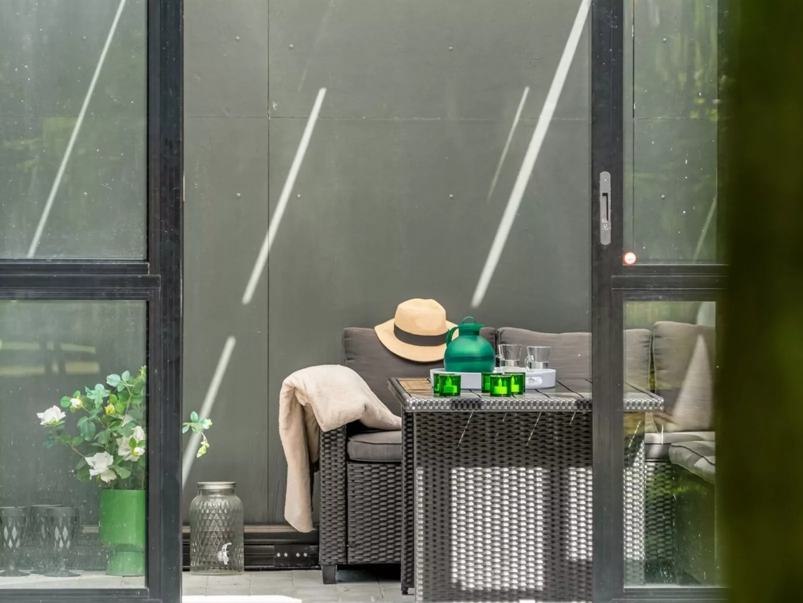 "Swarthofthi" - 340m to the fjord-Binnen