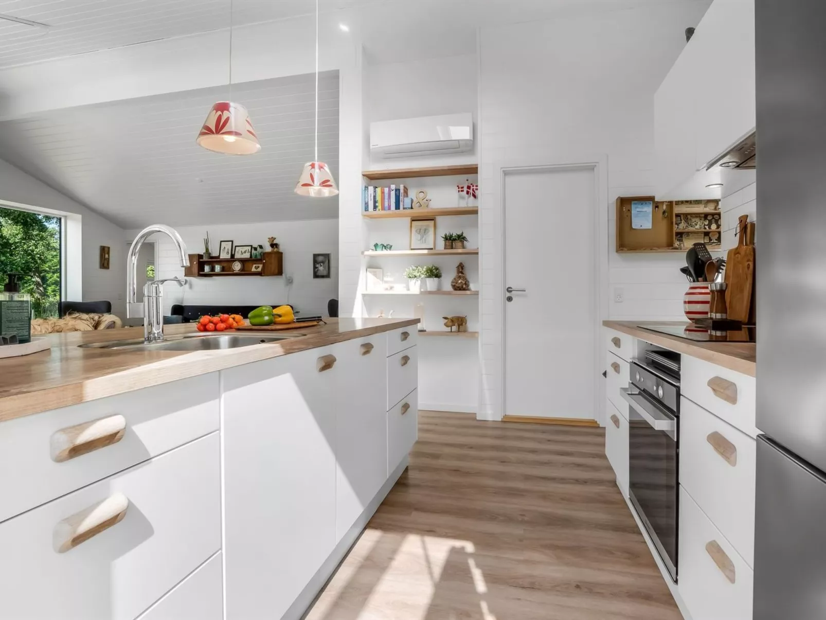 "Eilke" - 2km from the sea-Binnen