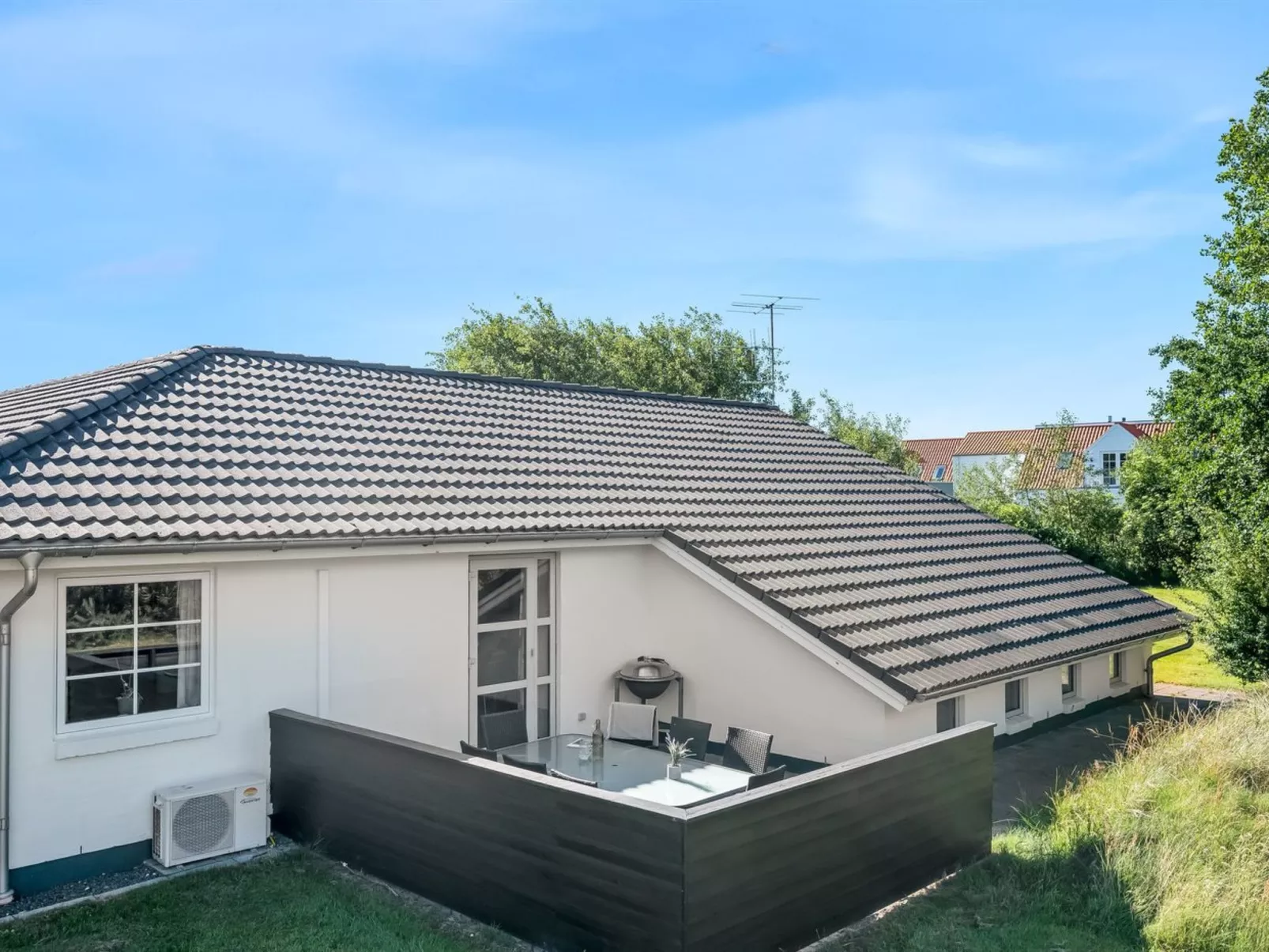 "Guthbrand" - 1.3km from the sea-Buiten