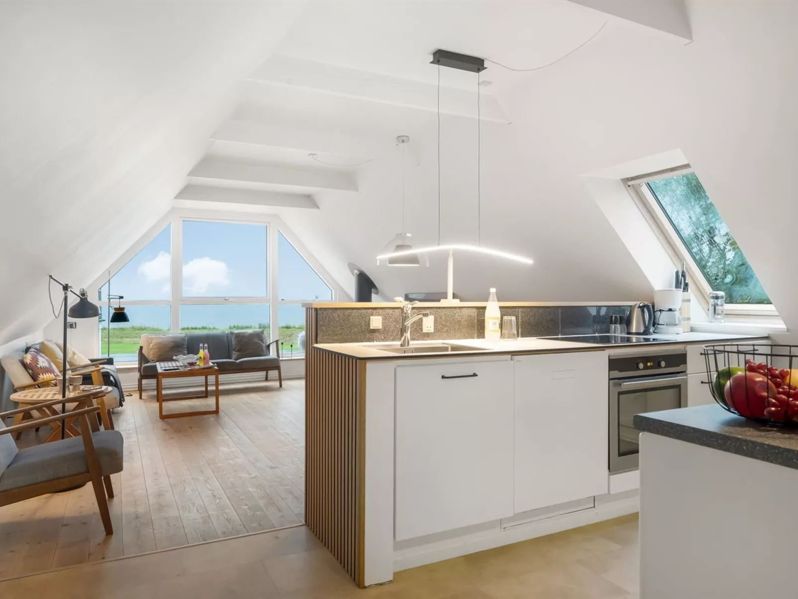 "Raika" - 25m to the fjord-Binnen