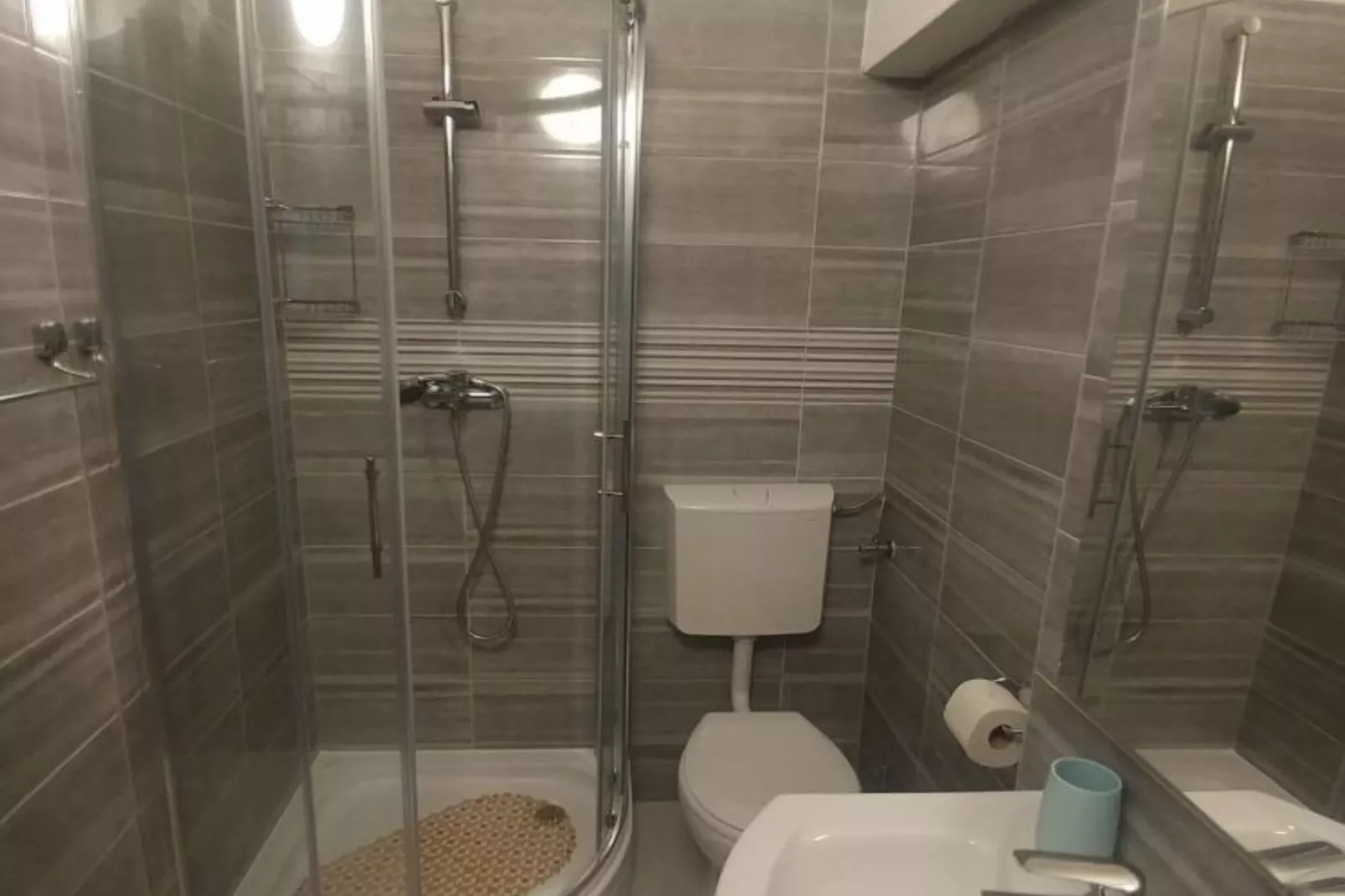 Four Bedroom Holiday Home With Terrace & Sea View-Badkamer