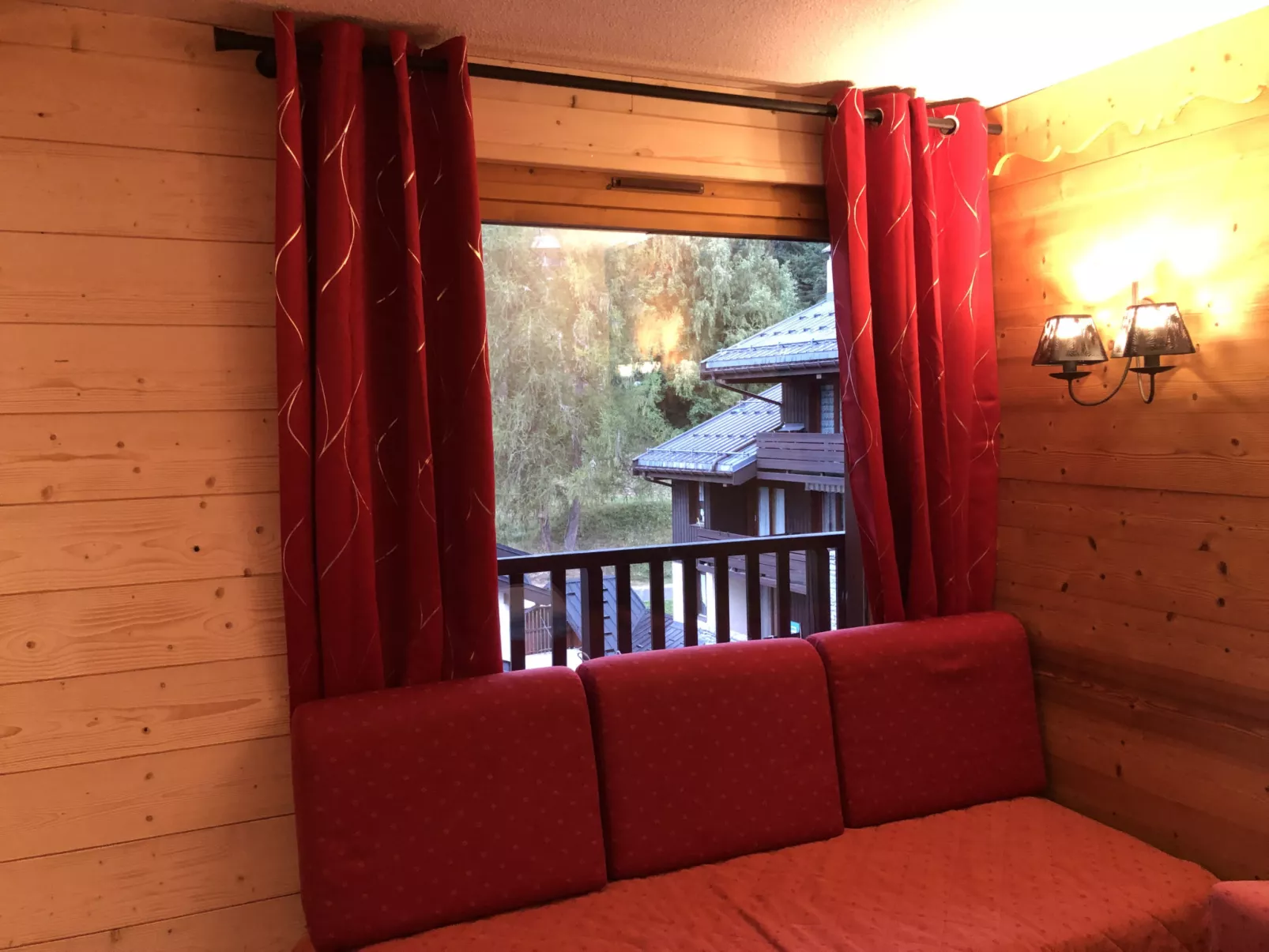 LES ARCADES A-Binnen