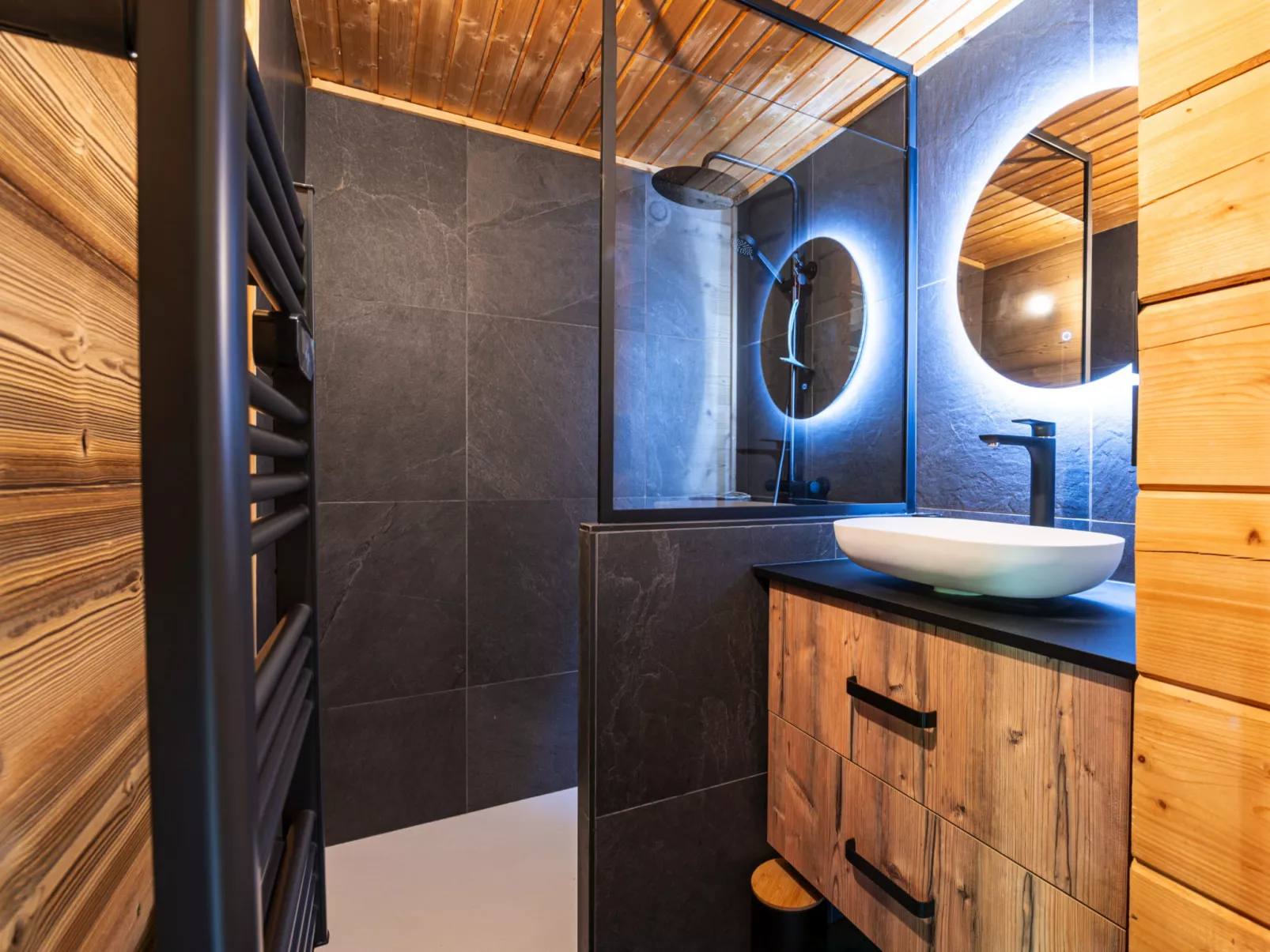 BOIS DE CHAMPELLE-Binnen