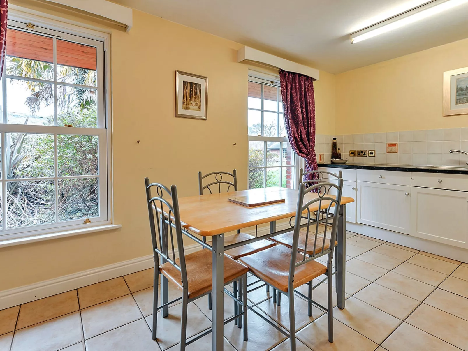 Netley Hall - Angelica-Binnen