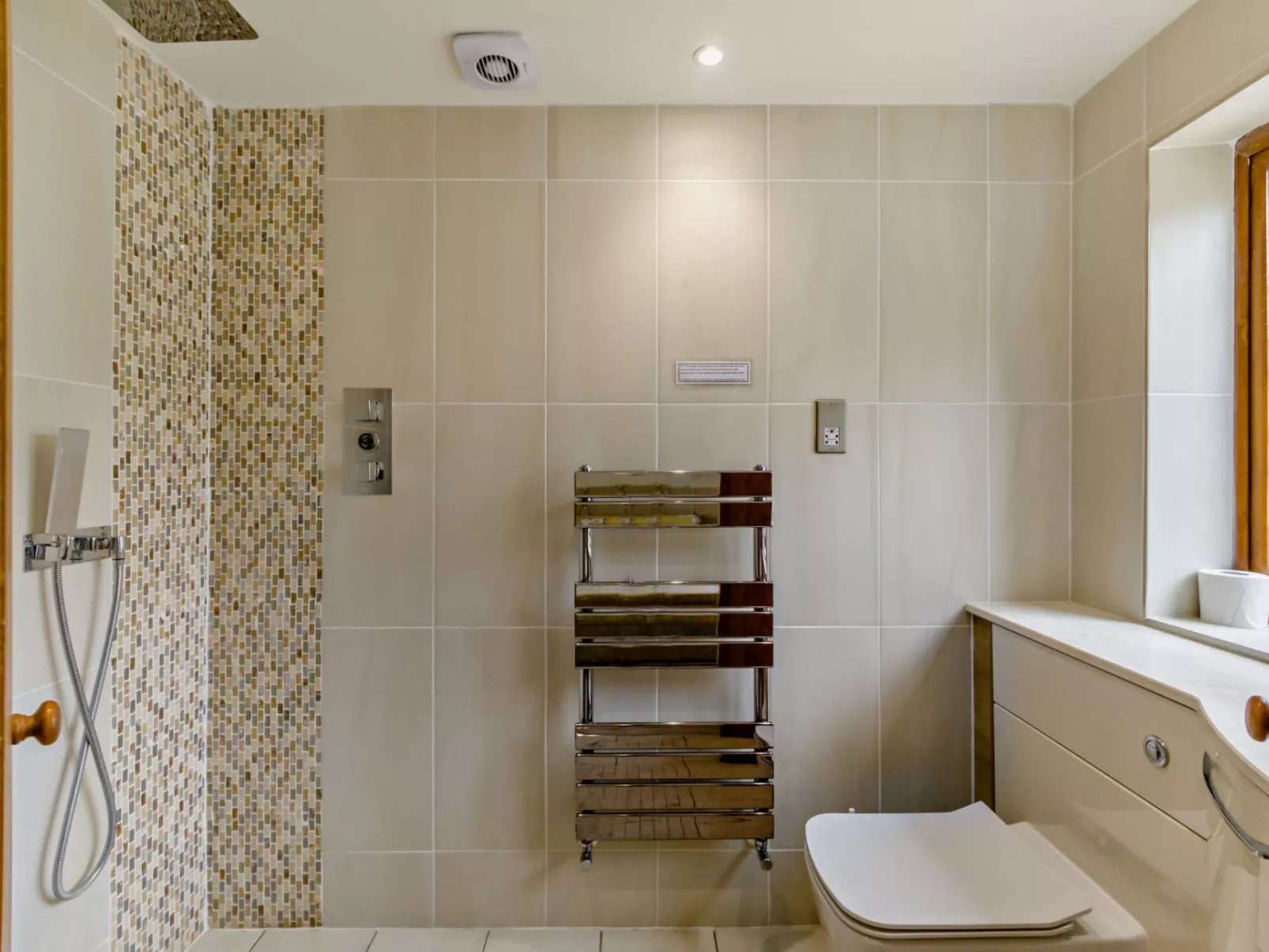 The House at No. 47-Binnen