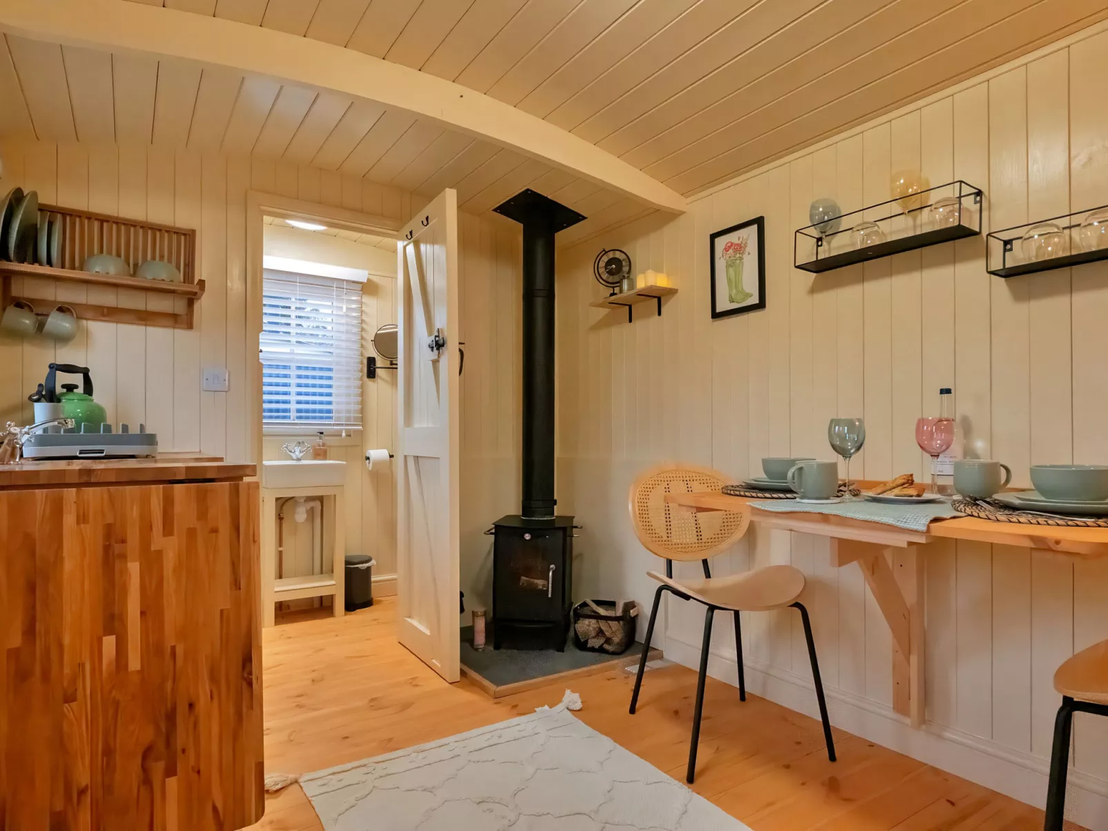 The Chicken Hut-Buiten