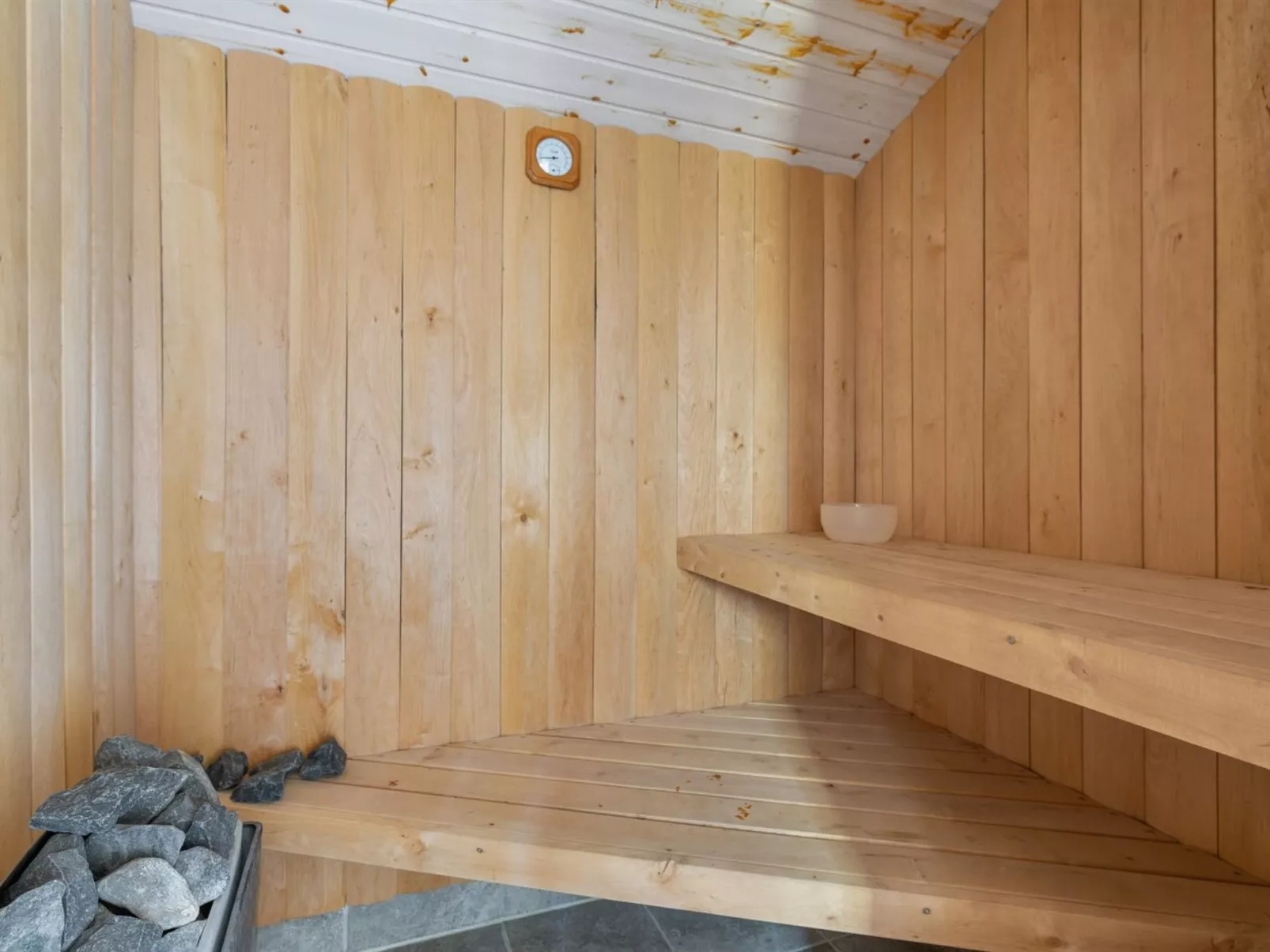 "Solja" - 85m from the sea-Binnen