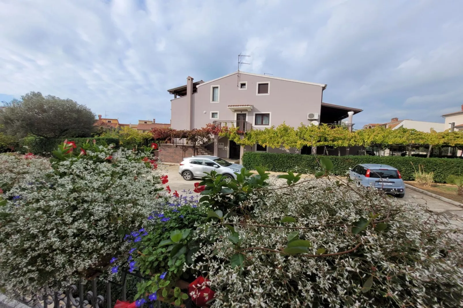 Apartments Villa Dina 3-Buitenlucht